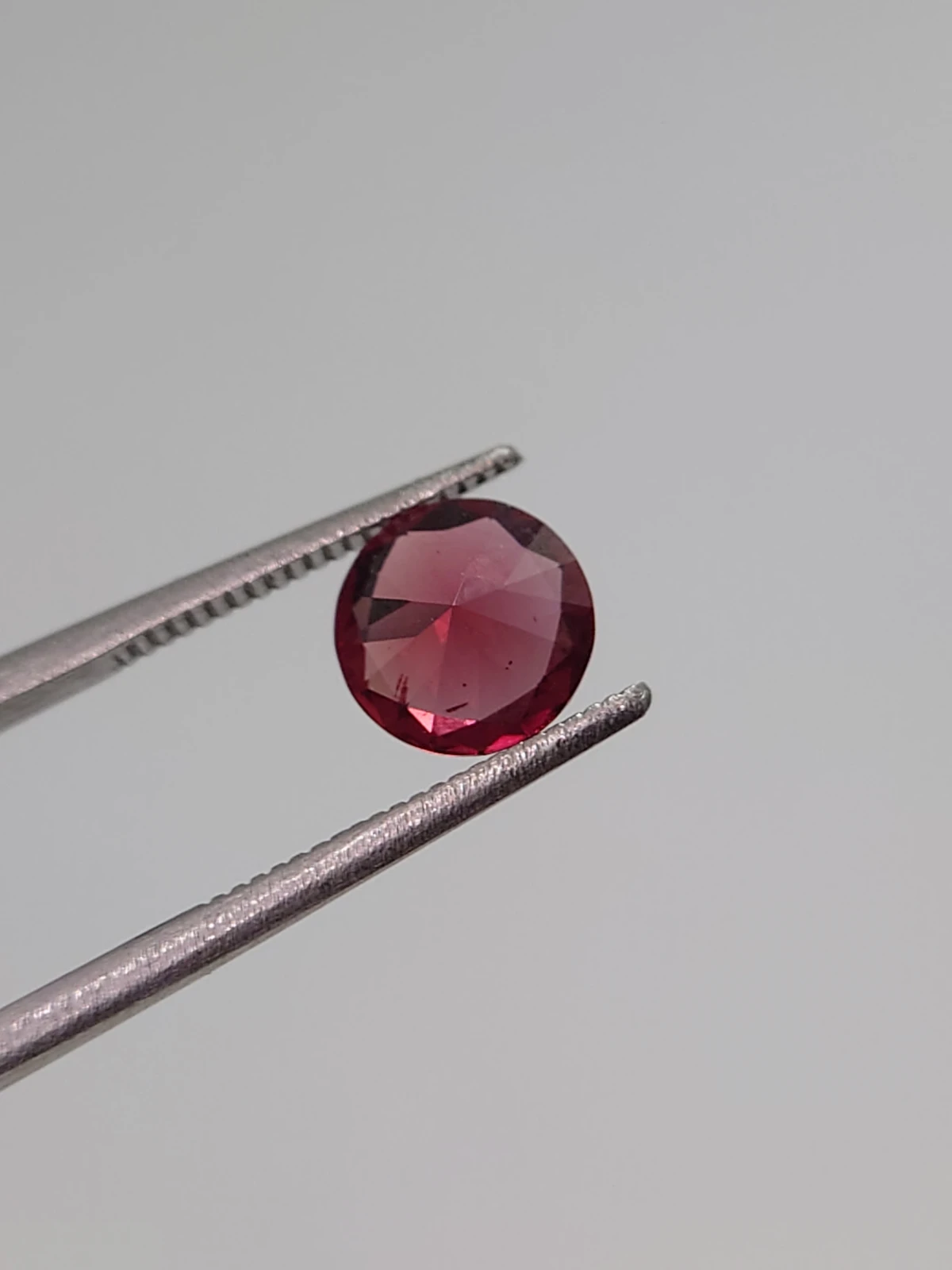 1.4ct Natural Malaya Garnet Round Cut Faceted Loose Gemstone From Malawi — view 4
