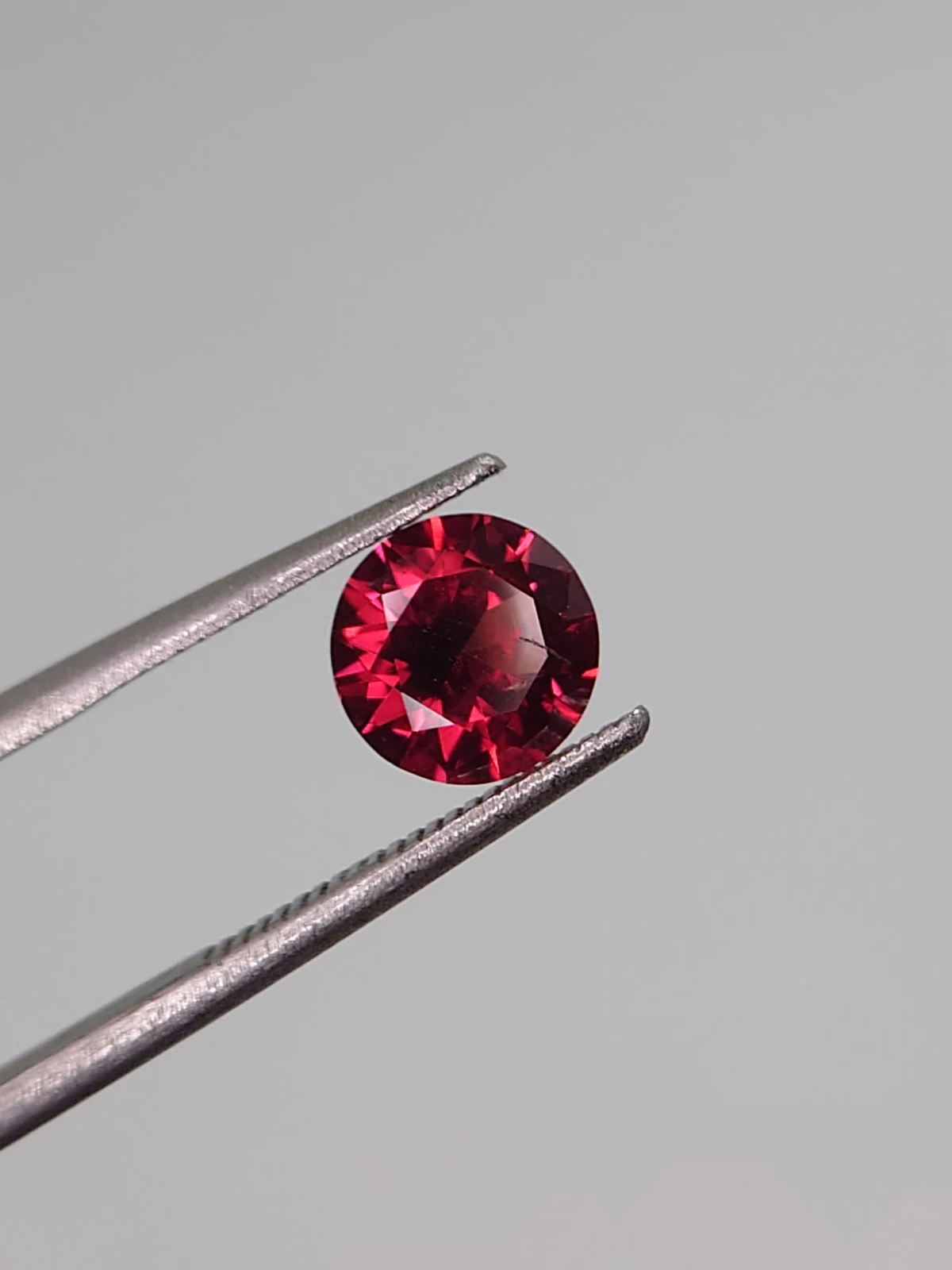 1.4ct Natural Malaya Garnet Round Cut Faceted Loose Gemstone From Malawi — view 1