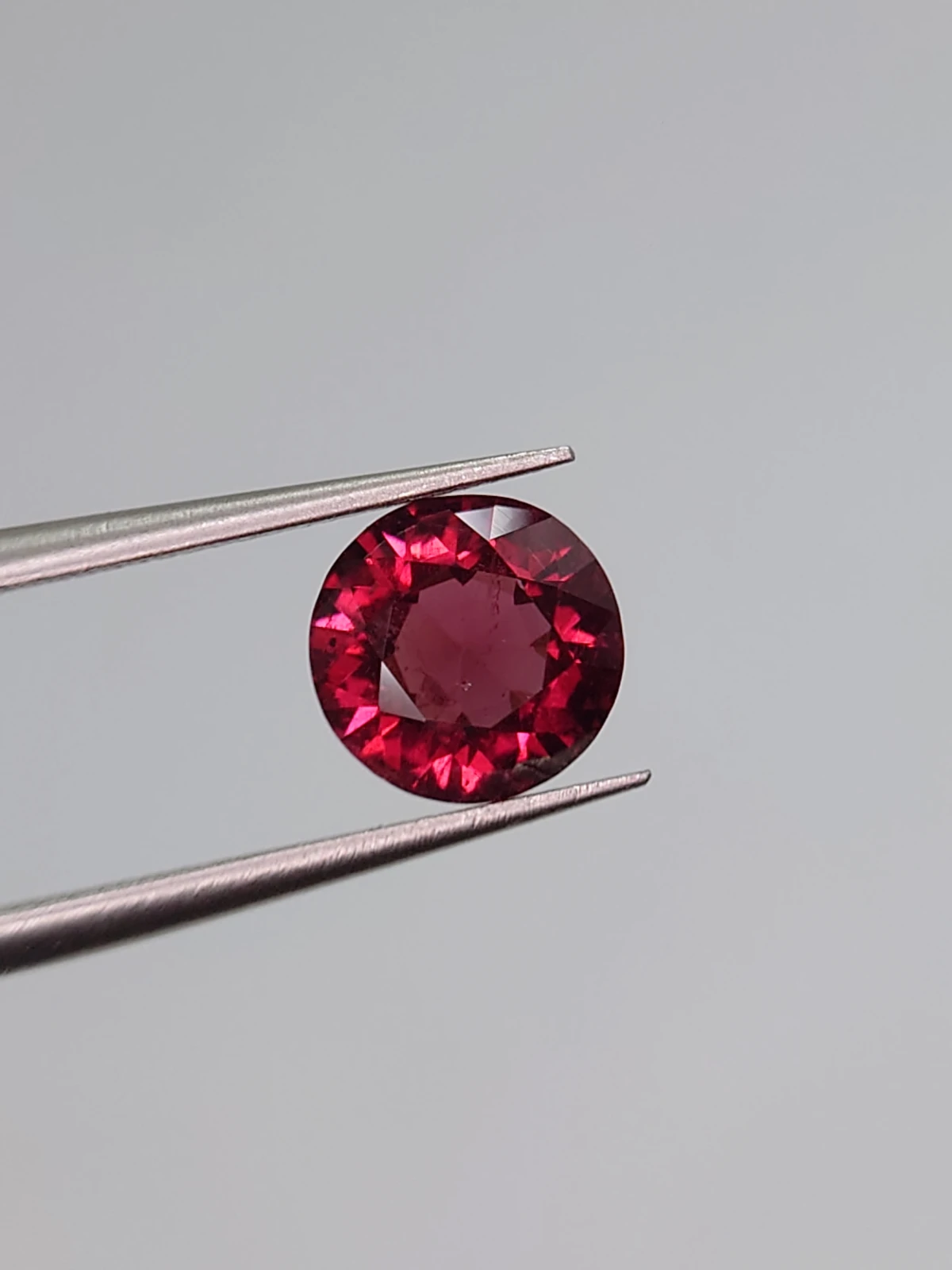 2.04ct Natural Malaya Garnet Round Cut Faceted Loose Gemstone From Malawi — view 3