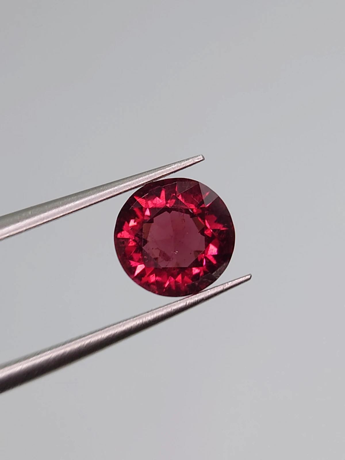 2.04ct Natural Malaya Garnet Round Cut Faceted Loose Gemstone From Malawi — view 1