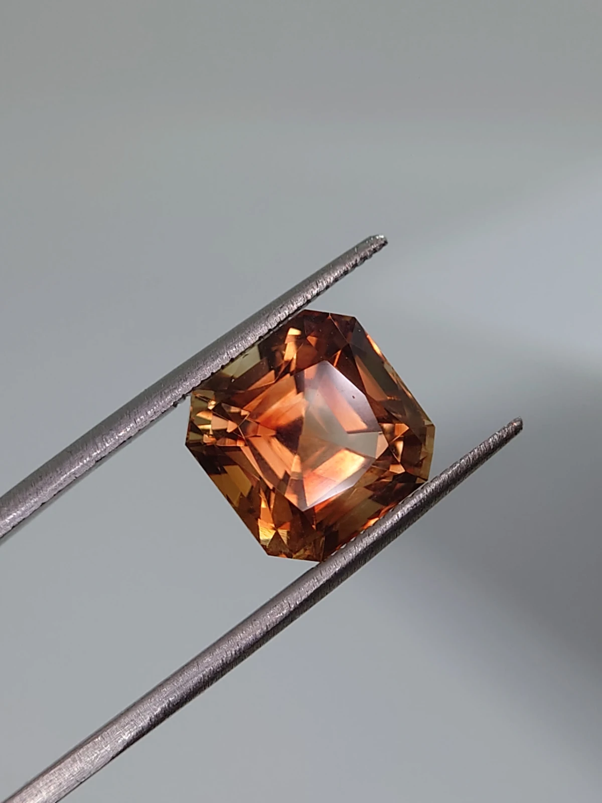 9ct Heated Topaz Square Cut Faceted Loose Gemstone From Nigeria — view 1