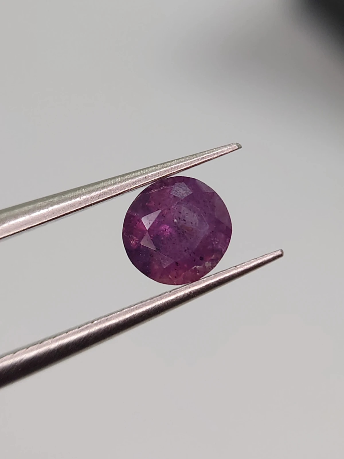1.27ct Natural Purplish Sapphire Faceted Loose Gemstone From Kashmir Pakistan — view 1