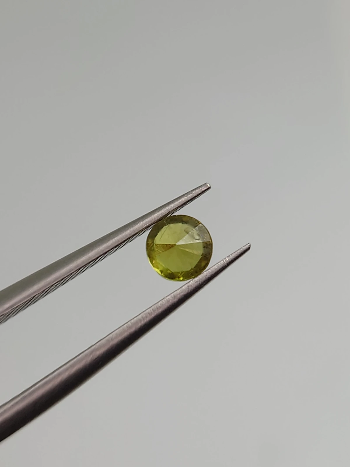 0.34ct Natural Demantoid Garnet Round Cut Faceted Loose Gemstone From Pakistan — view 3