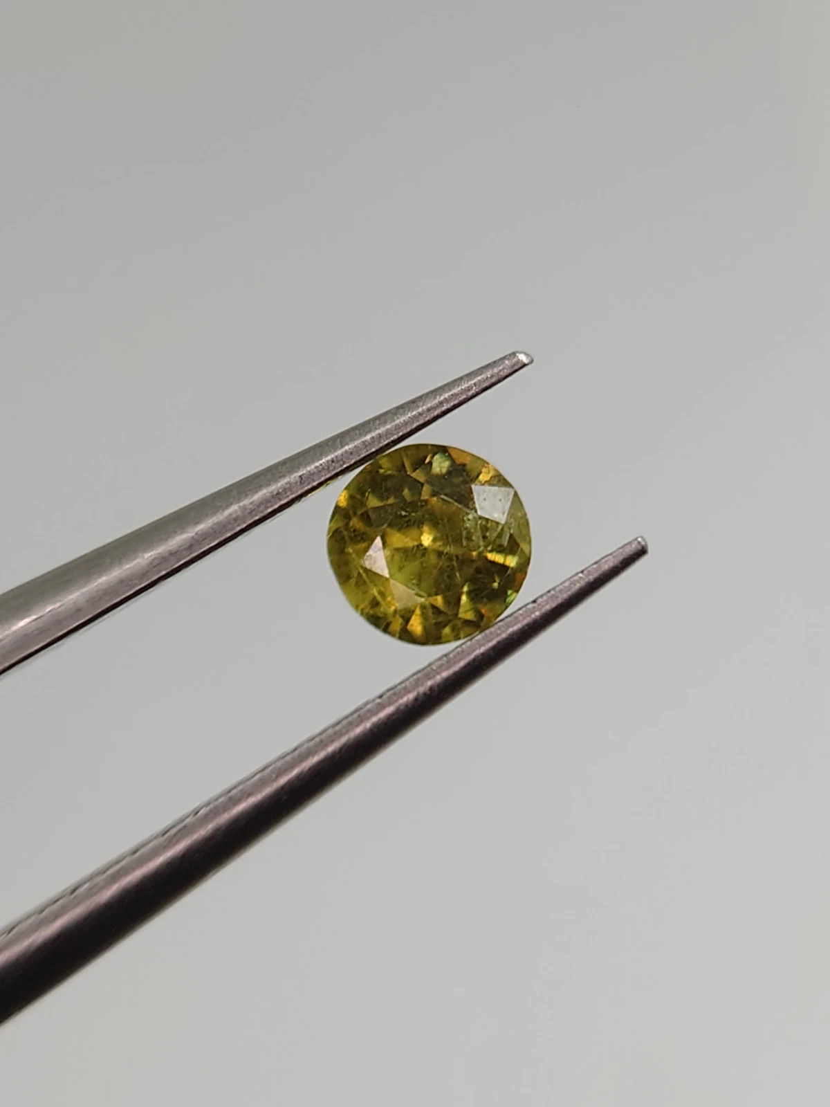 0.34ct Natural Demantoid Garnet Round Cut Faceted Loose Gemstone From Pakistan — view 4