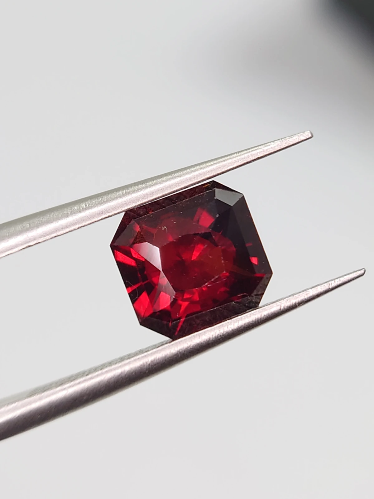 2.6ct Natural Malaya Garnet Square Cut Faceted Loose Gemstone From Tanzania — view 4