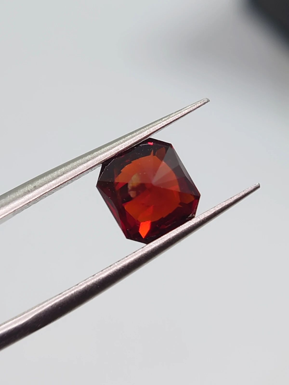 2.6ct Natural Malaya Garnet Square Cut Faceted Loose Gemstone From Tanzania — view 3