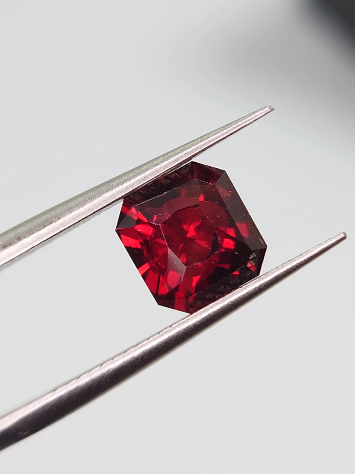 2.6ct Natural Malaya Garnet Square Cut Faceted Loose Gemstone From Tanzania — view 5