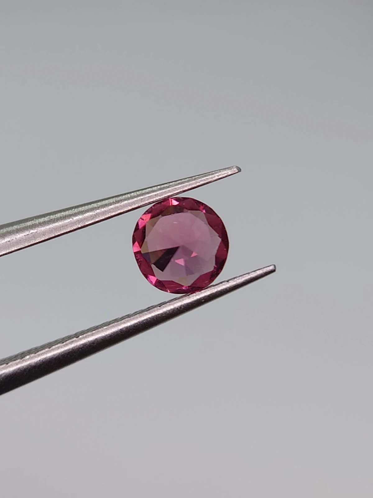 0.43ct Natural Malaya Garnet Round Cut Faceted Loose Gemstone From Tanzania — view 3