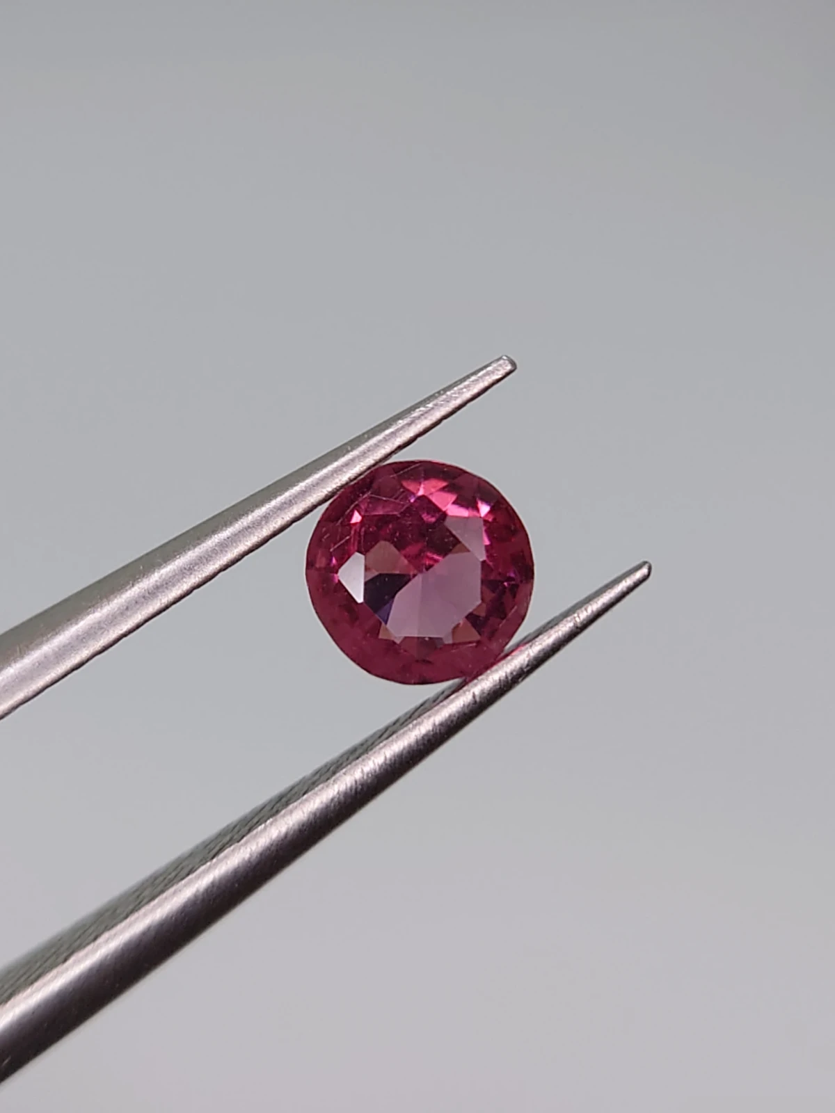 0.43ct Natural Malaya Garnet Round Cut Faceted Loose Gemstone From Tanzania — view 4
