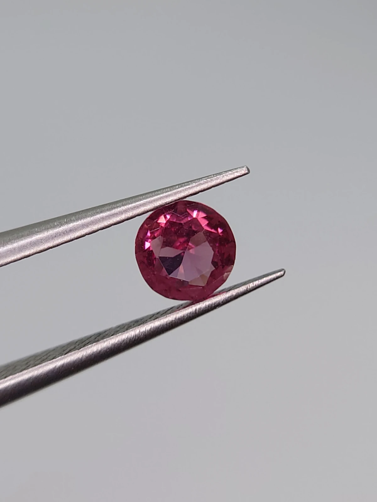 0.43ct Natural Malaya Garnet Round Cut Faceted Loose Gemstone From Tanzania — view 5