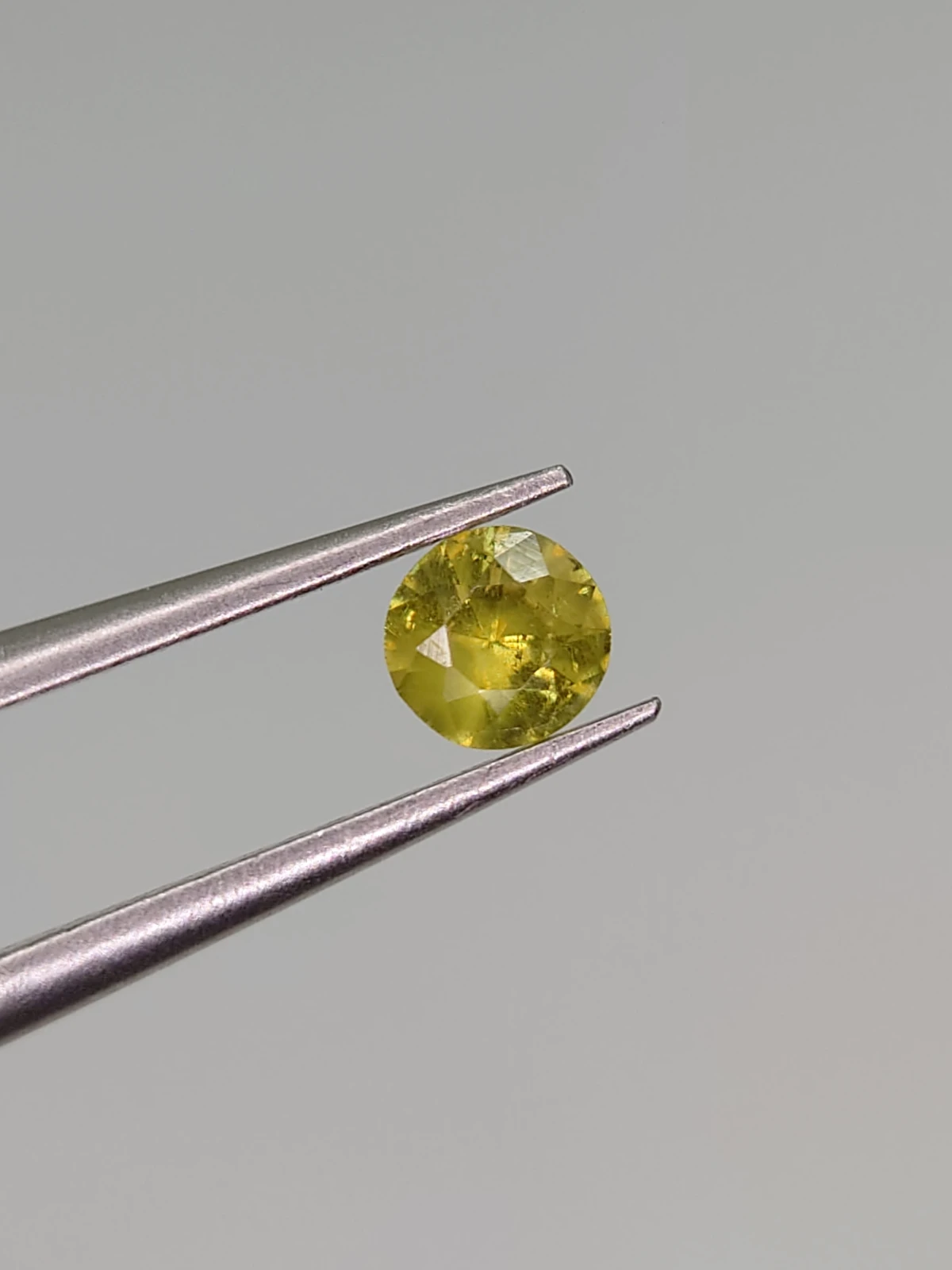 0.26ct Natural Demantoid Garnet Round Cut Faceted Loose Gemstone From Pakistan — view 4