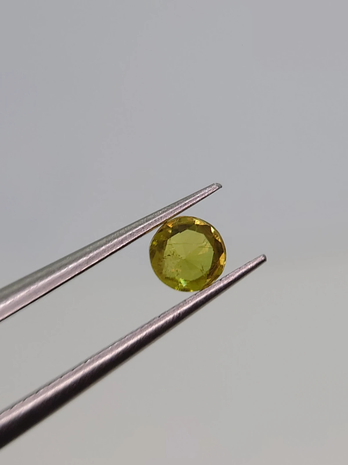 0.26ct Natural Demantoid Garnet Round Cut Faceted Loose Gemstone From Pakistan — view 3