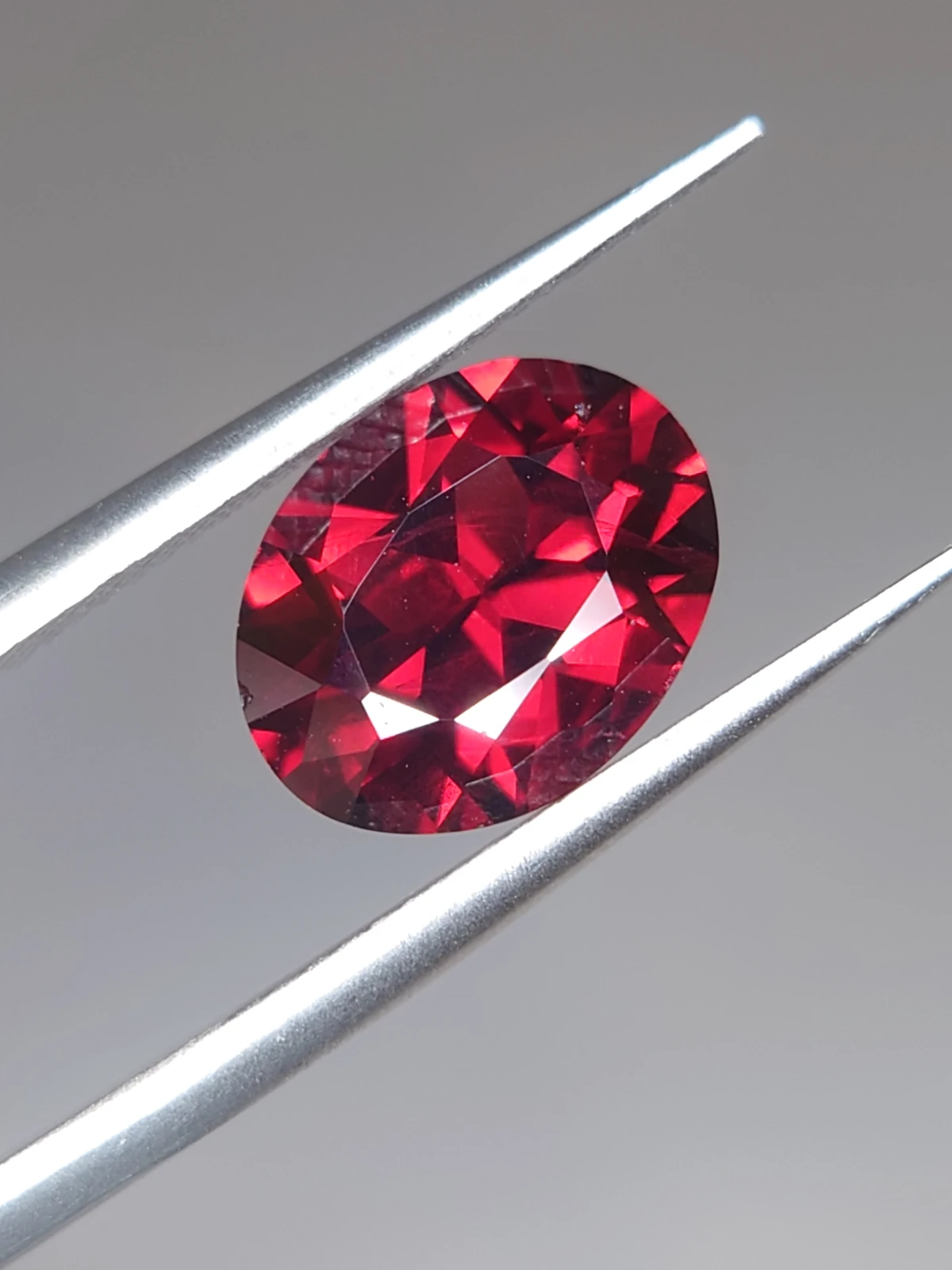 3.79ct Natural Malaya Garnet Oval Cut Faceted Loose Gemstone From Tanzania — view 5