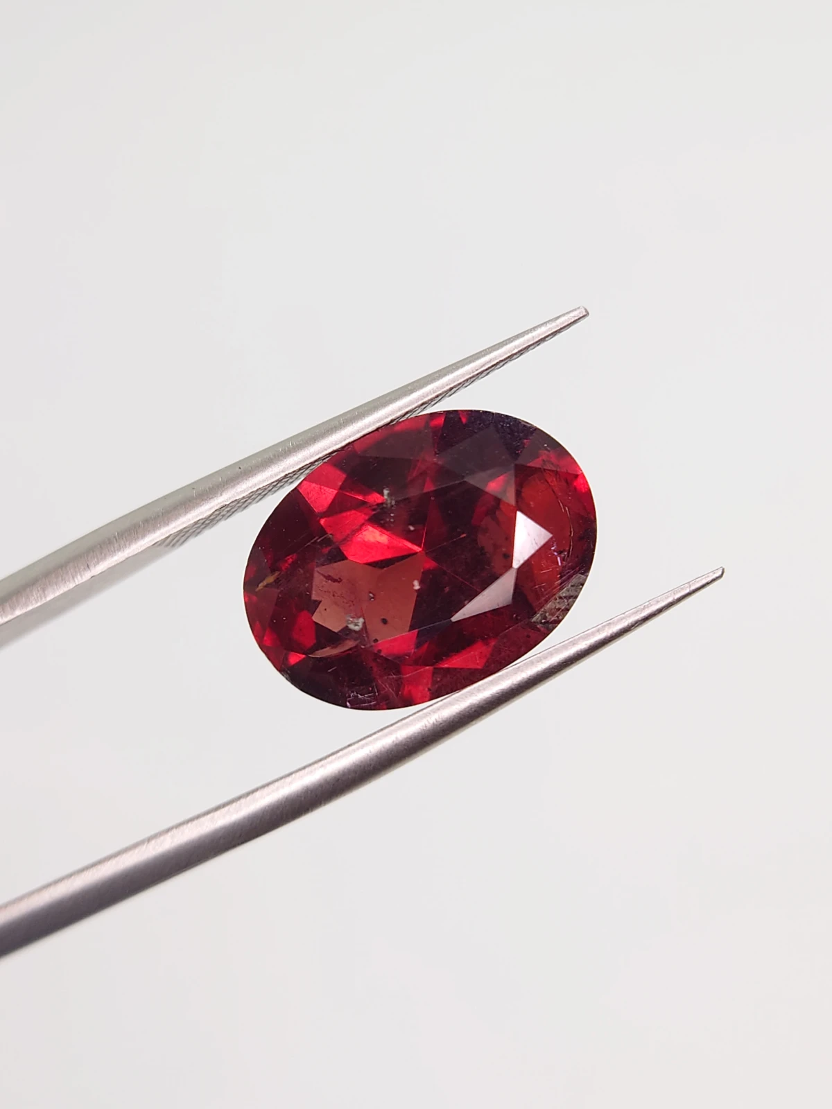 7.69ct Natural Malaya Garnet Oval Cut Faceted Loose Gemstone From Tanzania — view 4