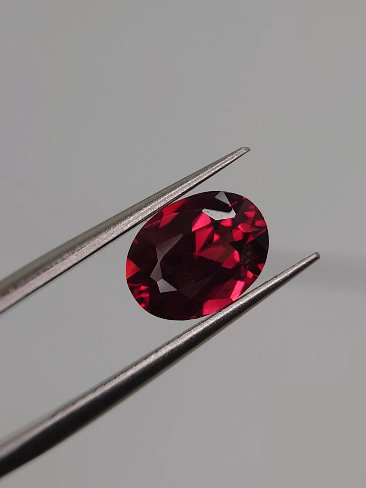 2.06ct Natural Malaya Garnet Oval Cut Faceted Loose Gemstone From Tanzania — view 1