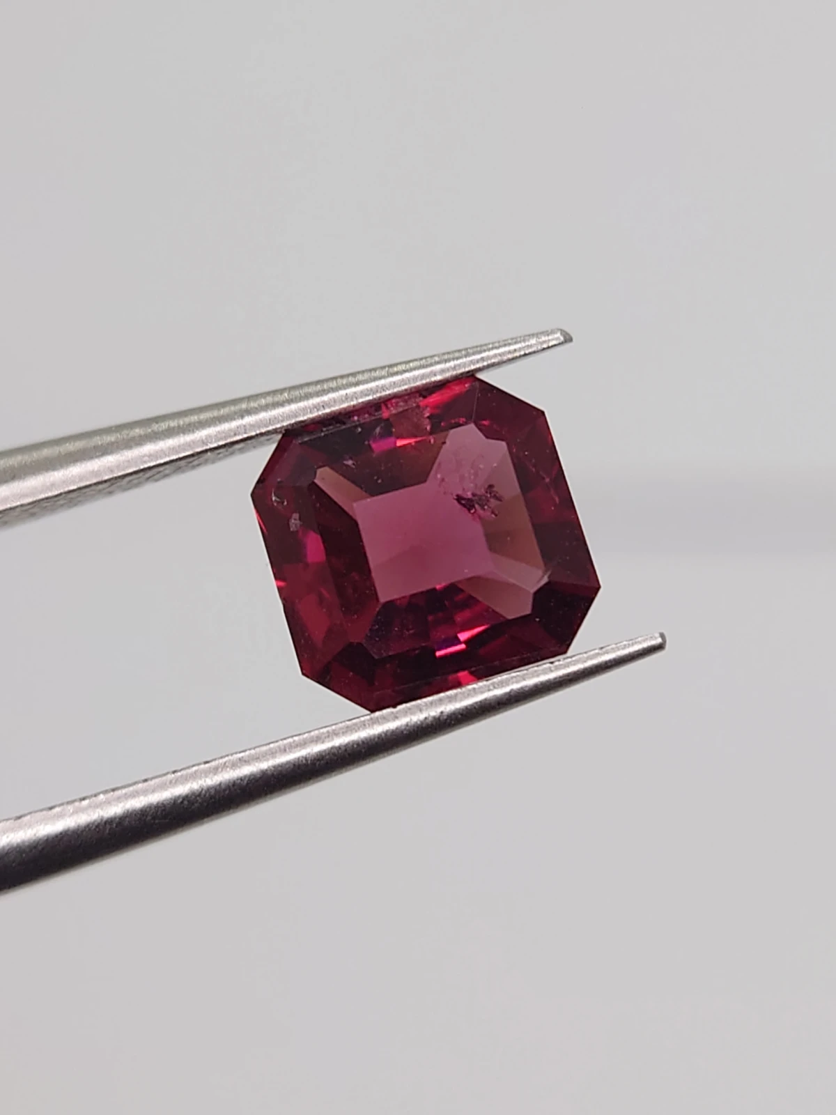 1.86ct Natural Malaya Garnet Square Cut Faceted Loose Gemstone From Tanzania — view 4