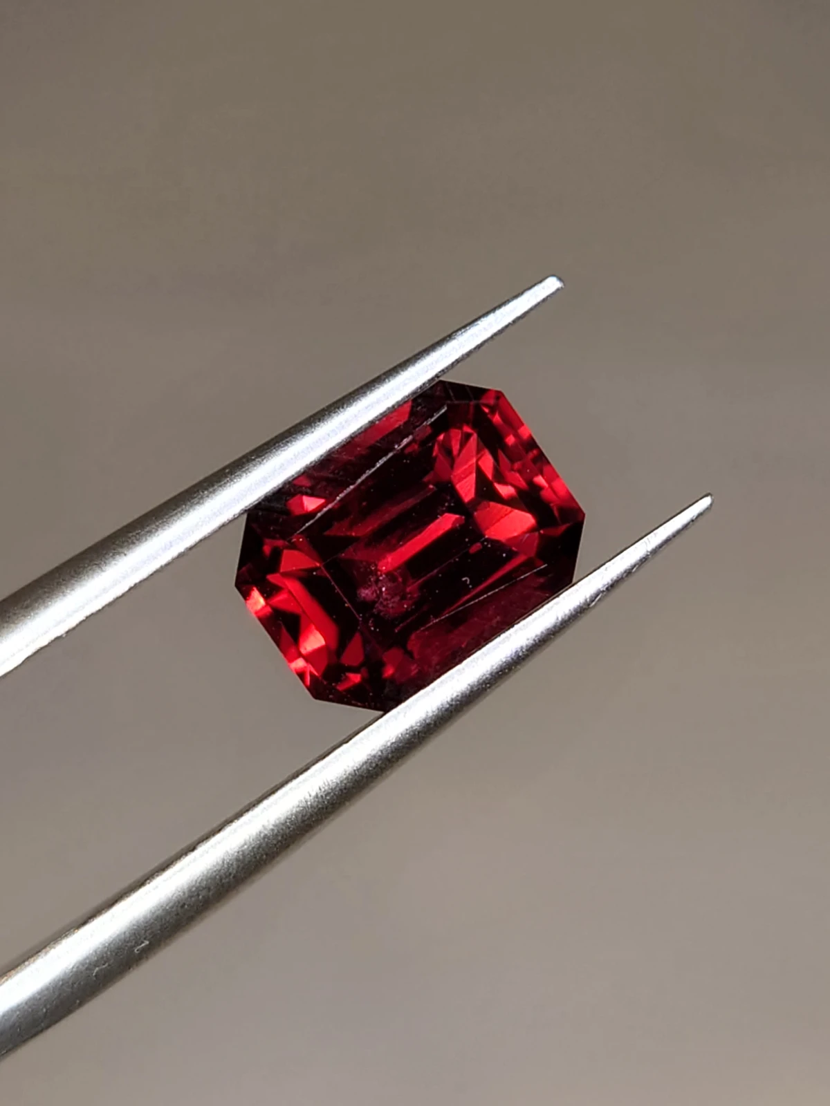 2.31ct Natural Malaya Garnet Cushion Cut Faceted Loose Gemstone From Tanzania — view 5