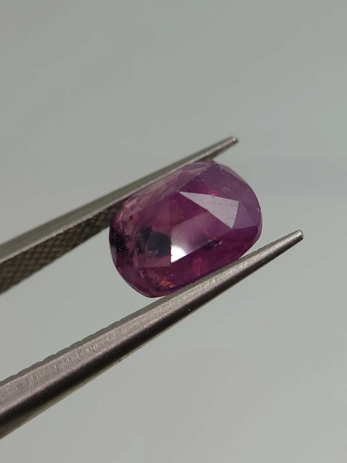 2.69ct Natural Pinkish Purple Sapphire Faceted Loose Gemstone From Kashmir — view 2