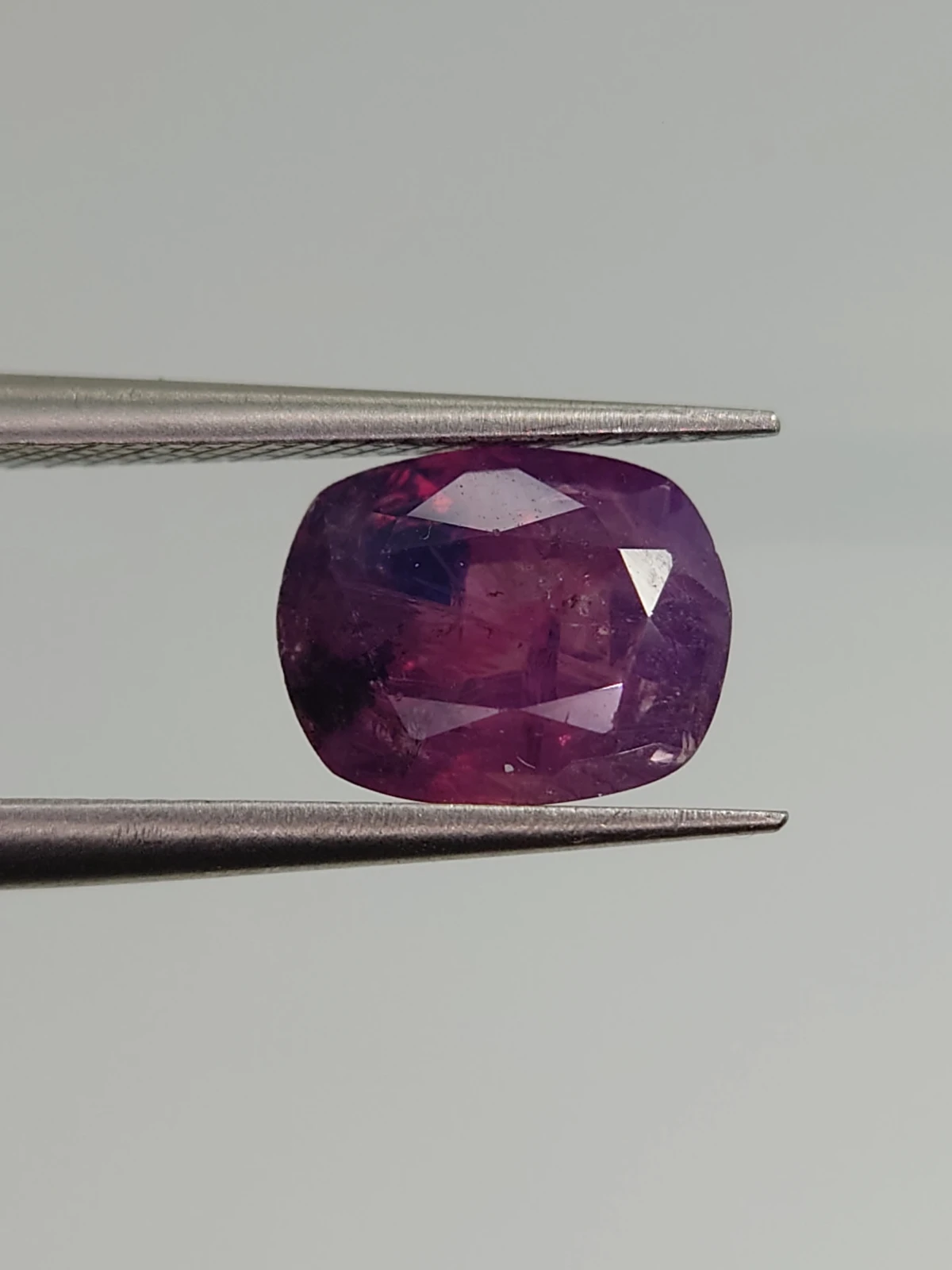 2.69ct Natural Pinkish Purple Sapphire Faceted Loose Gemstone From Kashmir — view 4