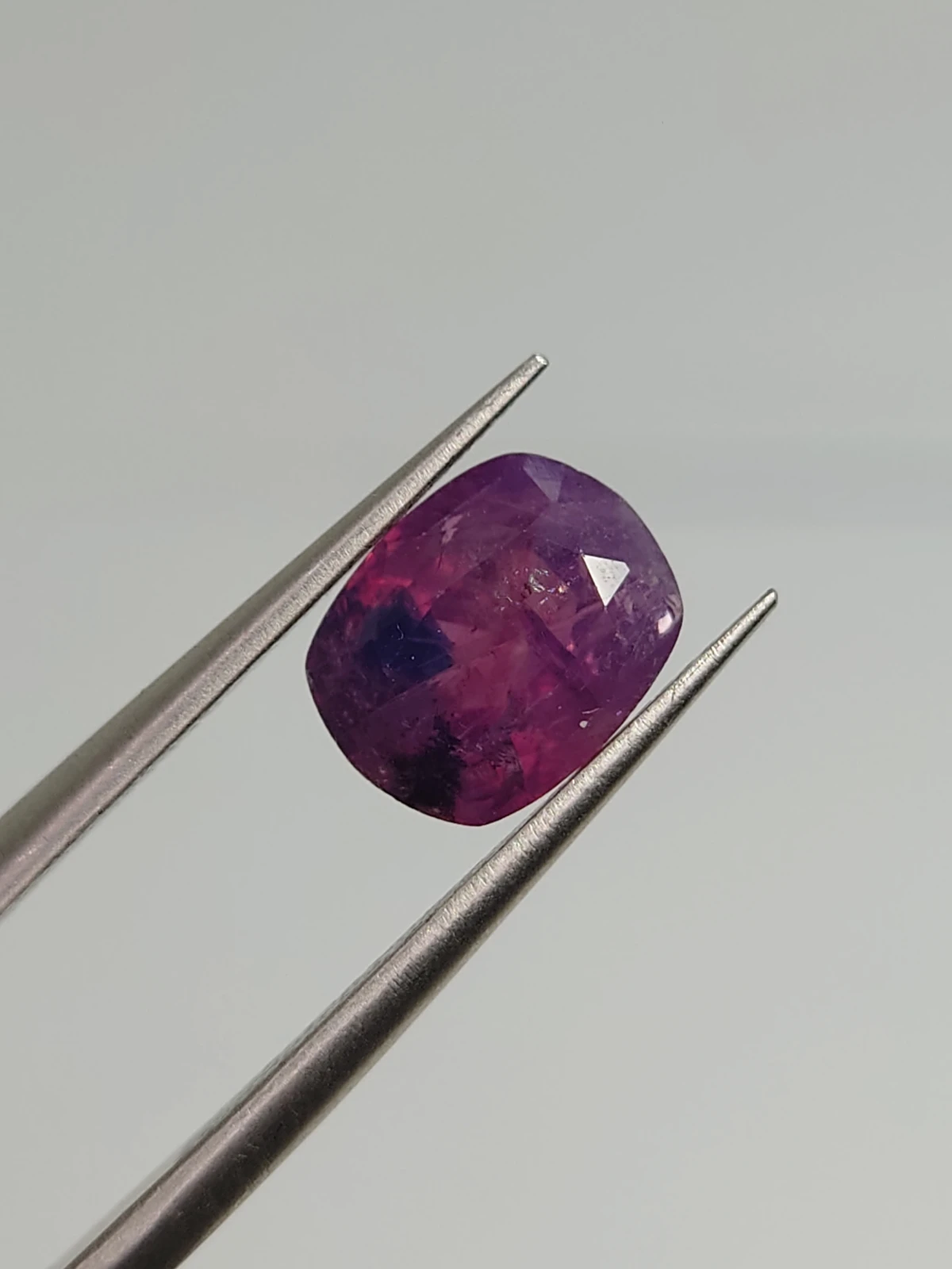 2.69ct Natural Pinkish Purple Sapphire Faceted Loose Gemstone From Kashmir — view 5