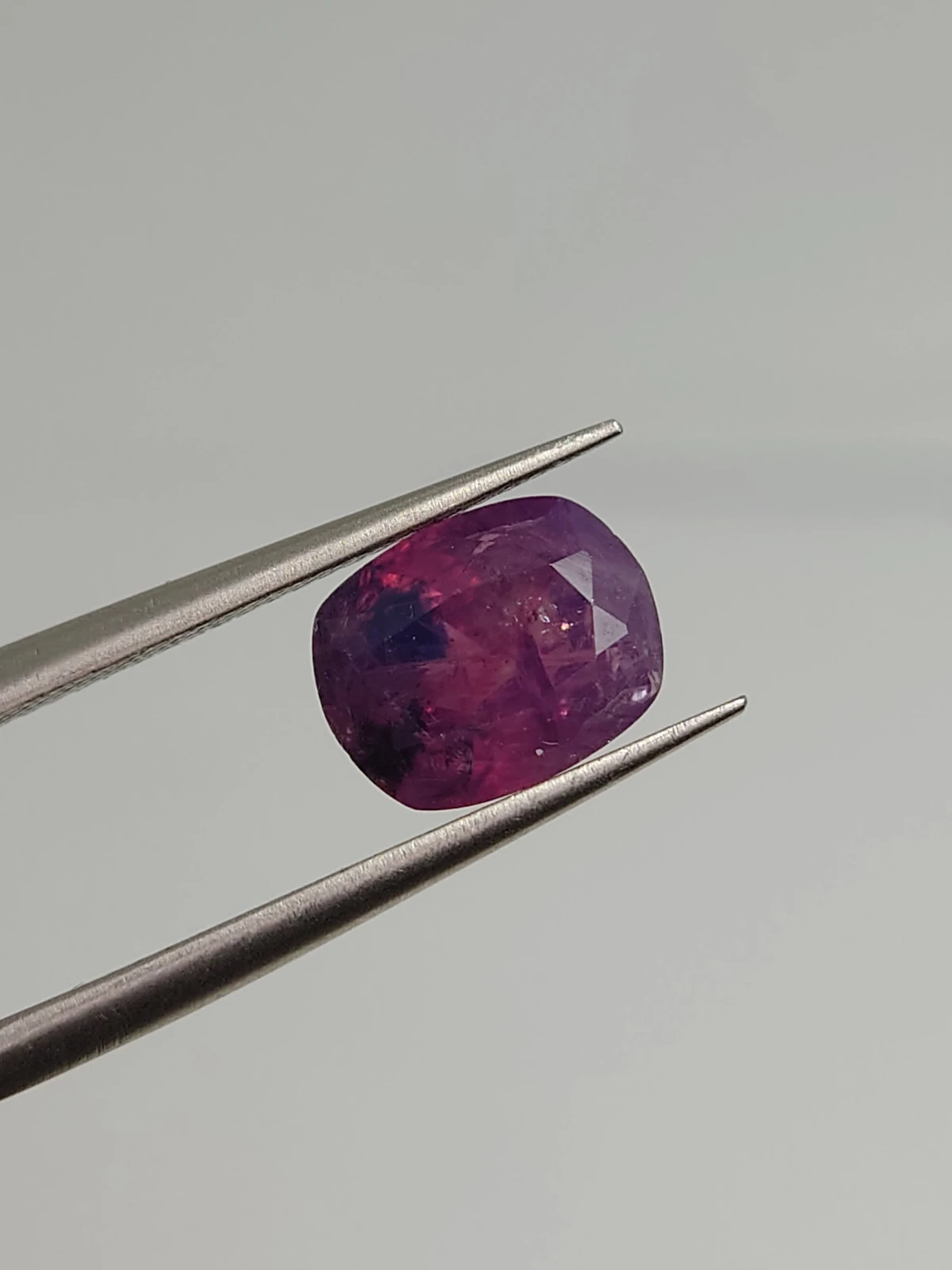 2.69ct Natural Pinkish Purple Sapphire Faceted Loose Gemstone From Kashmir — view 6