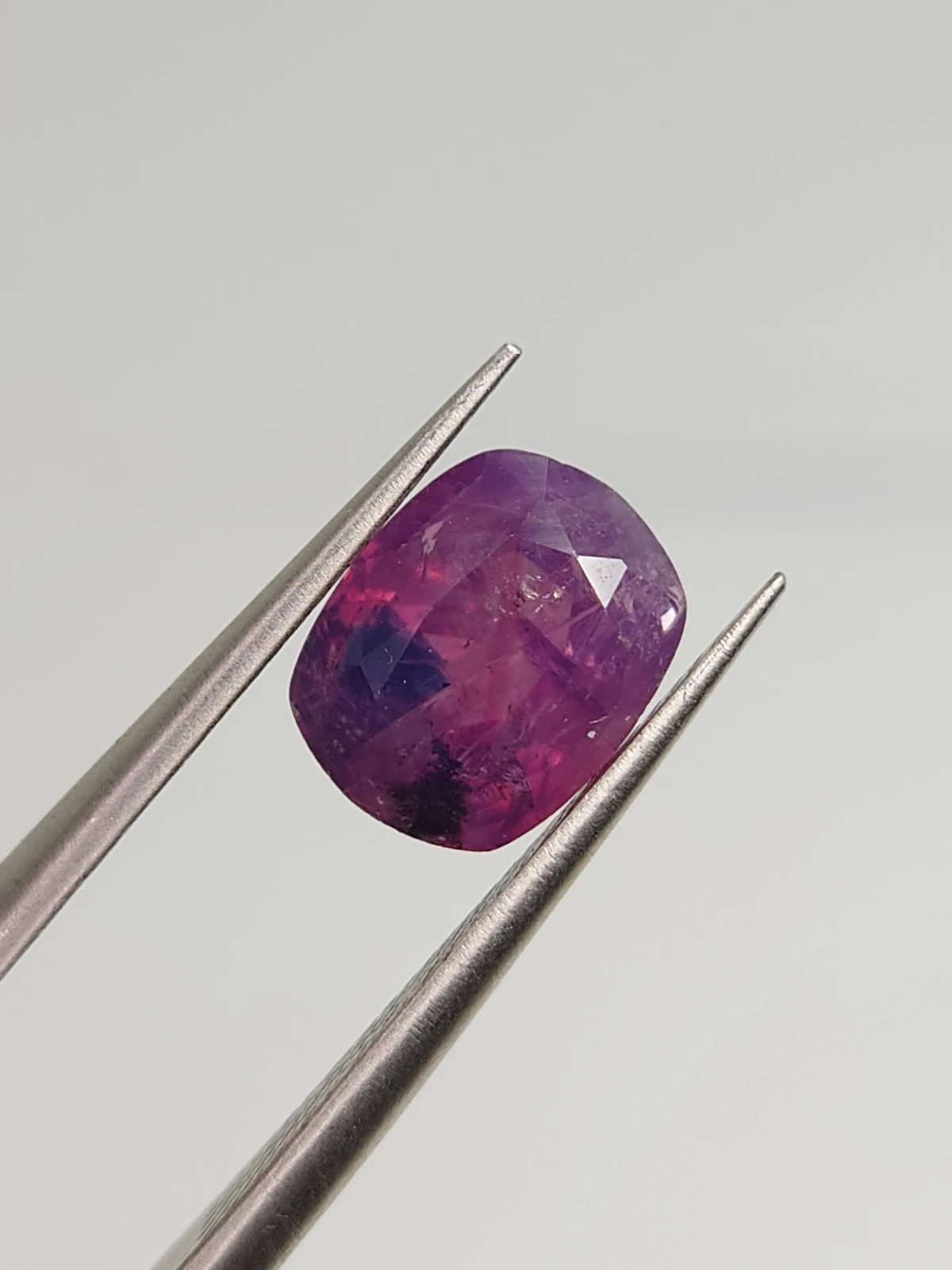 2.69ct Natural Pinkish Purple Sapphire Faceted Loose Gemstone From Kashmir — view 7