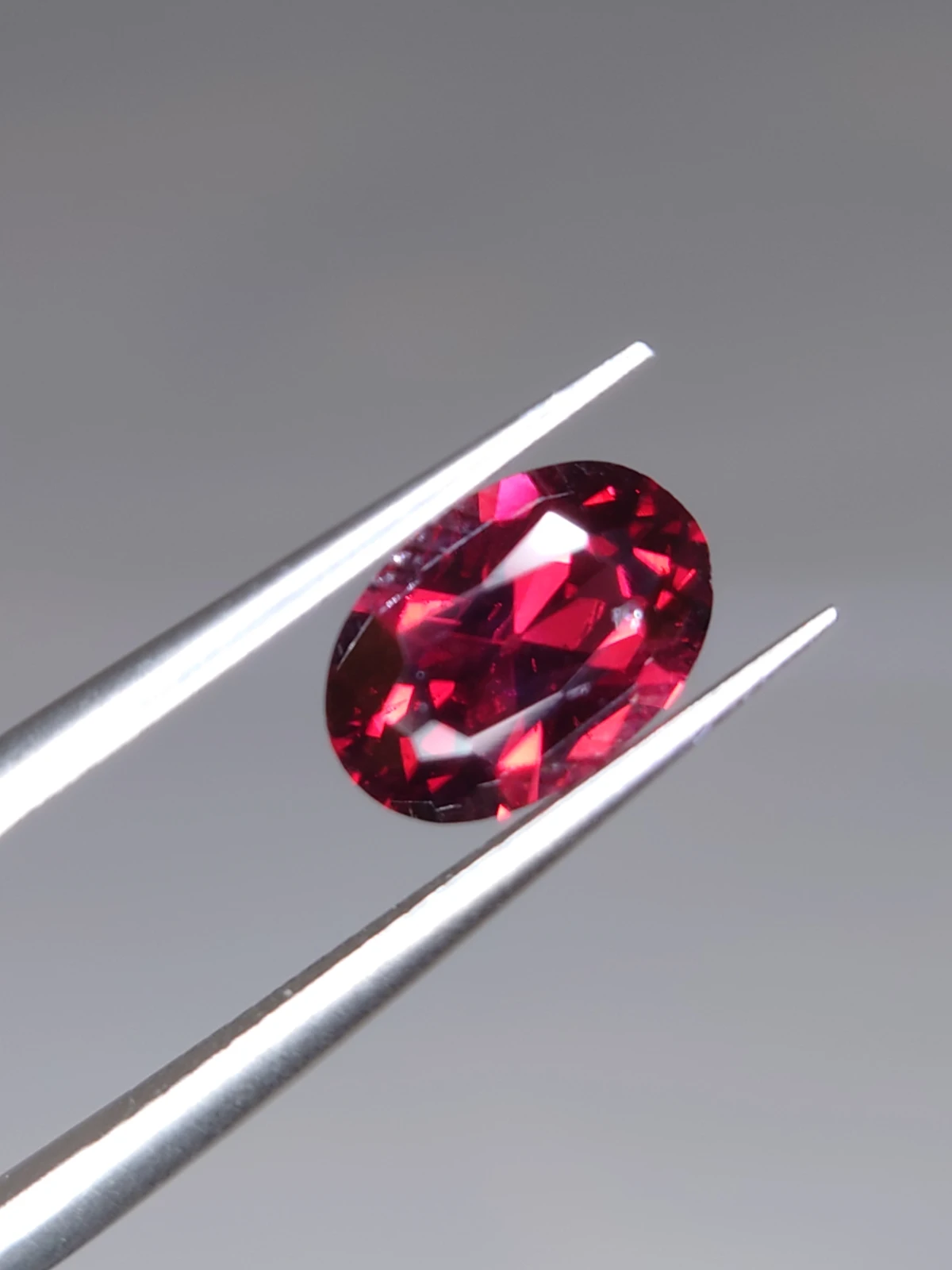 2ct Natural Malaya Garnet Oval Cut Faceted Loose Gemstone From Tanzania — view 1
