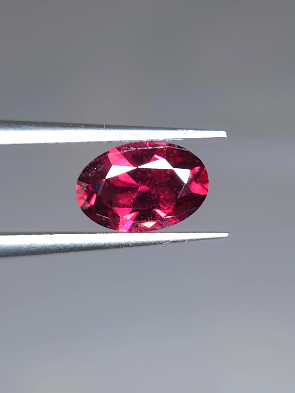 1.45ct Natural Malaya Garnet Oval Cut Faceted Loose Gemstone From Tanzania — view 1