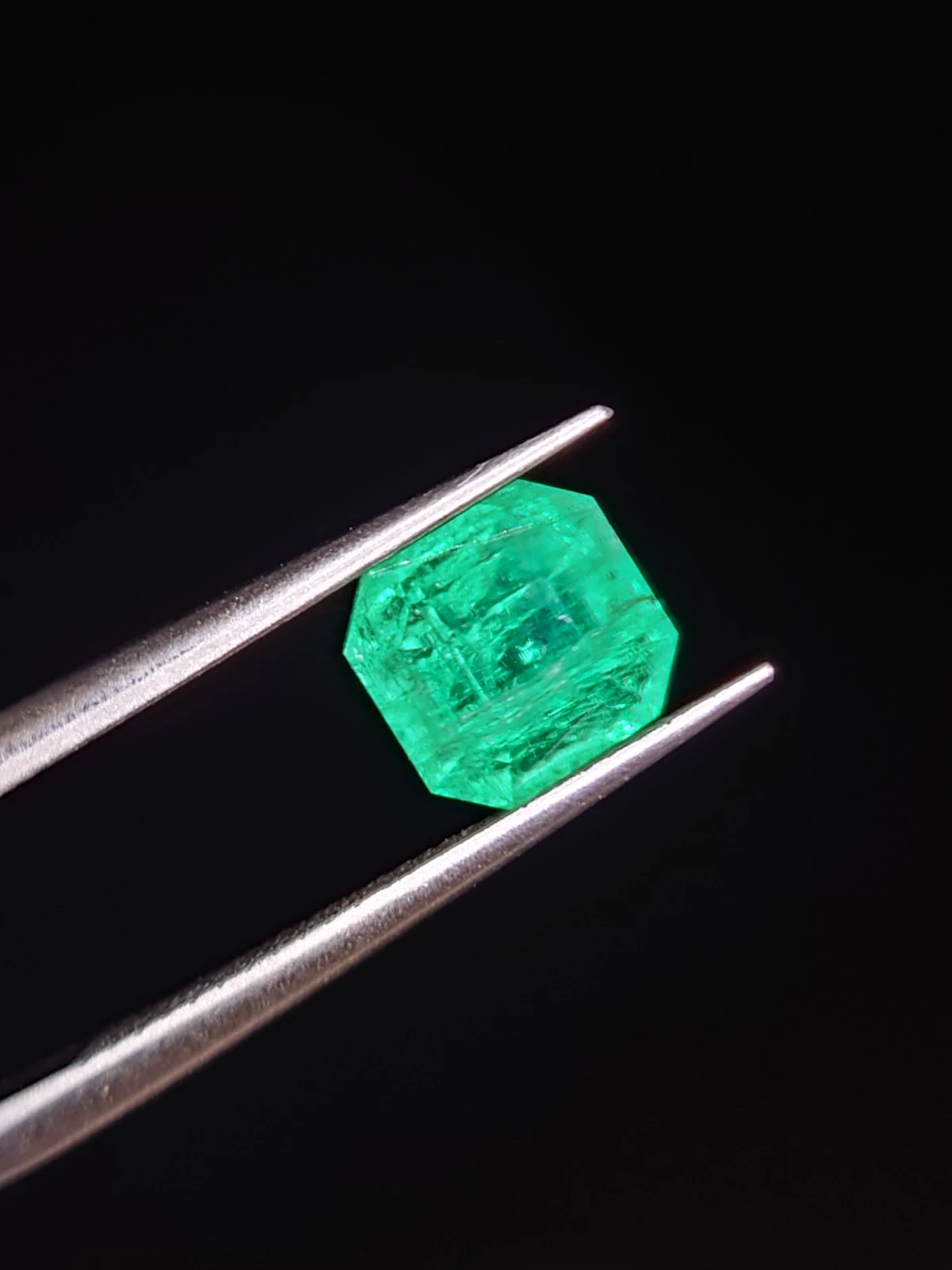 1.79ct Emerald Square Cut Faceted Loose Gemstone From panjshir Afghanistan — view 1