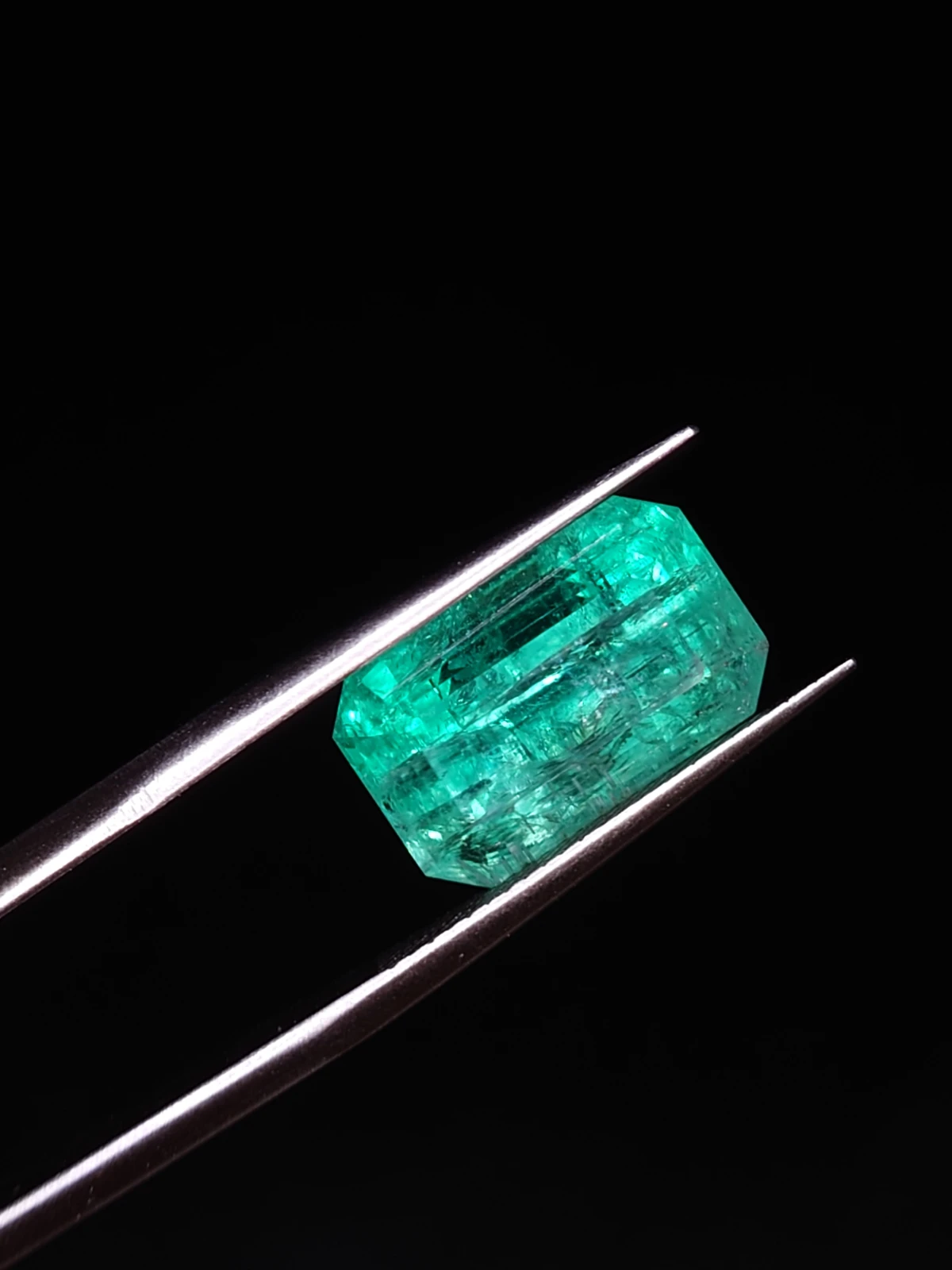 7.63ct Emerald Cushion Cut Faceted Loose Gemstone From panjshir — view 5