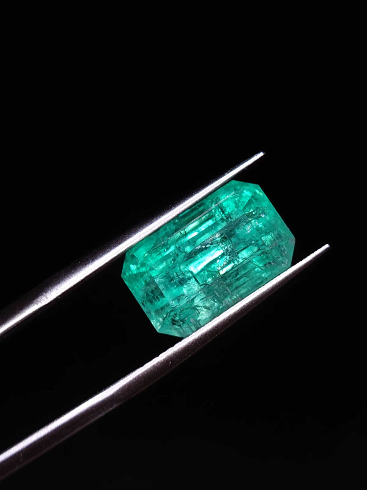 7.63ct Emerald Cushion Cut Faceted Loose Gemstone From panjshir — view 4