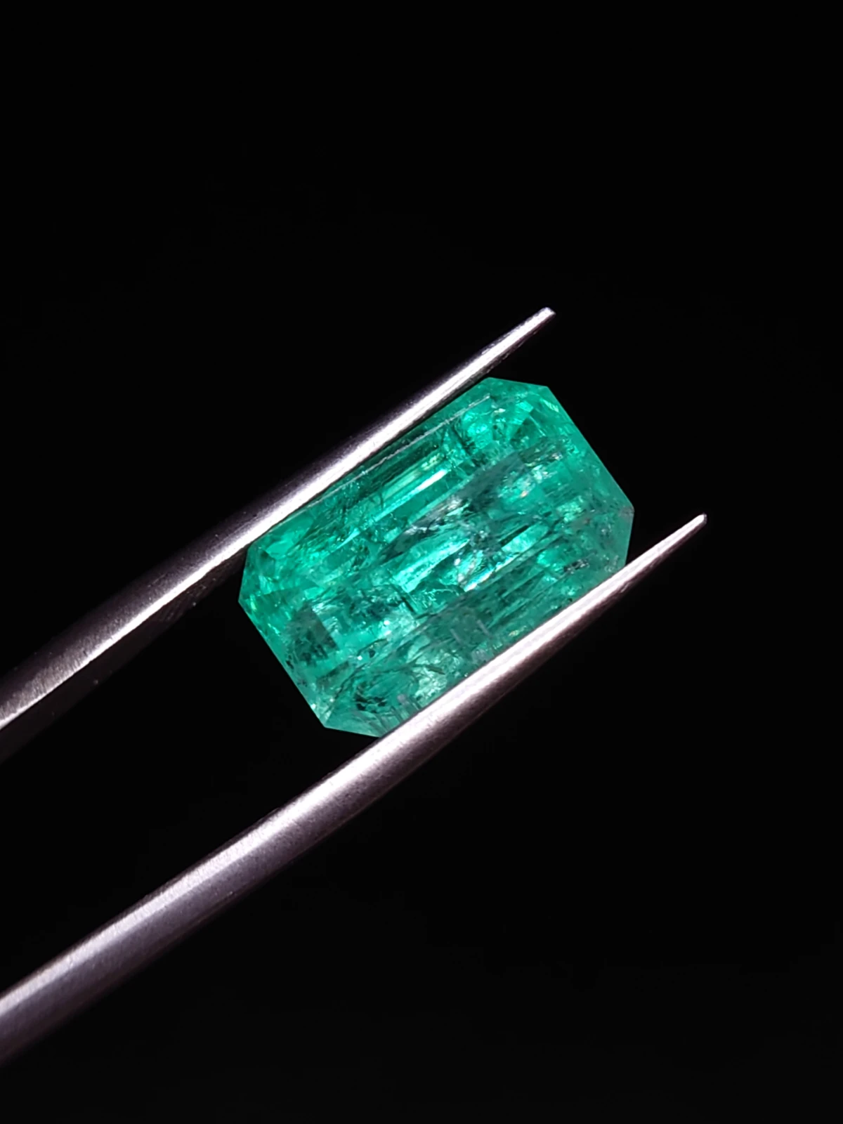 7.63ct Emerald Cushion Cut Faceted Loose Gemstone From panjshir — view 3