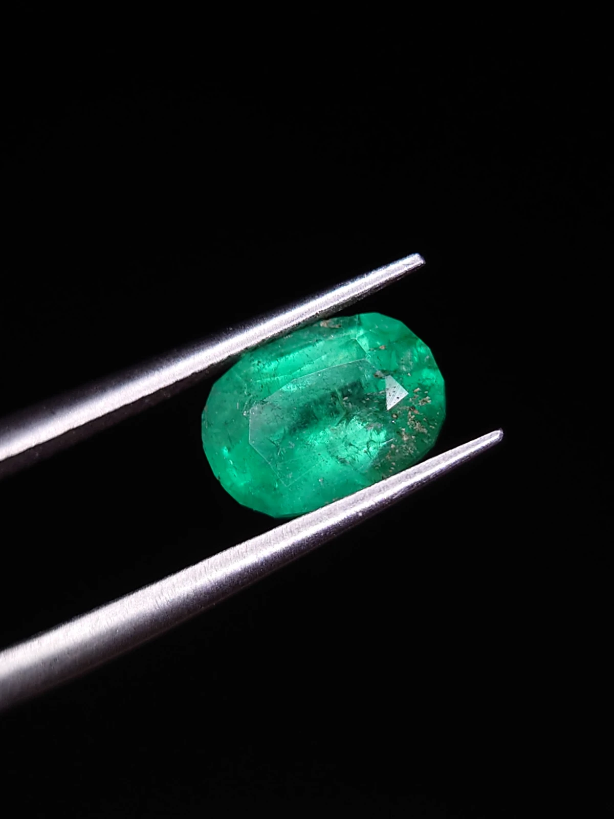 1.36ct Emerald Oval Cut Faceted Loose Gemstone From Panjshir — view 1