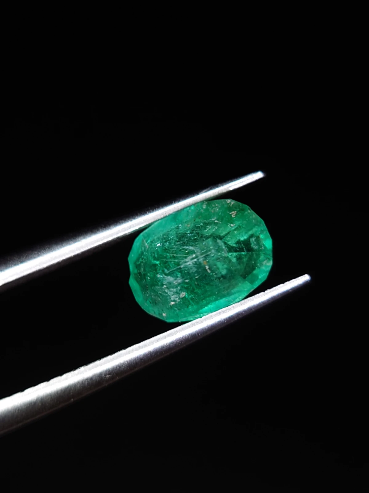 1.36ct Emerald Oval Cut Faceted Loose Gemstone From Panjshir — view 2