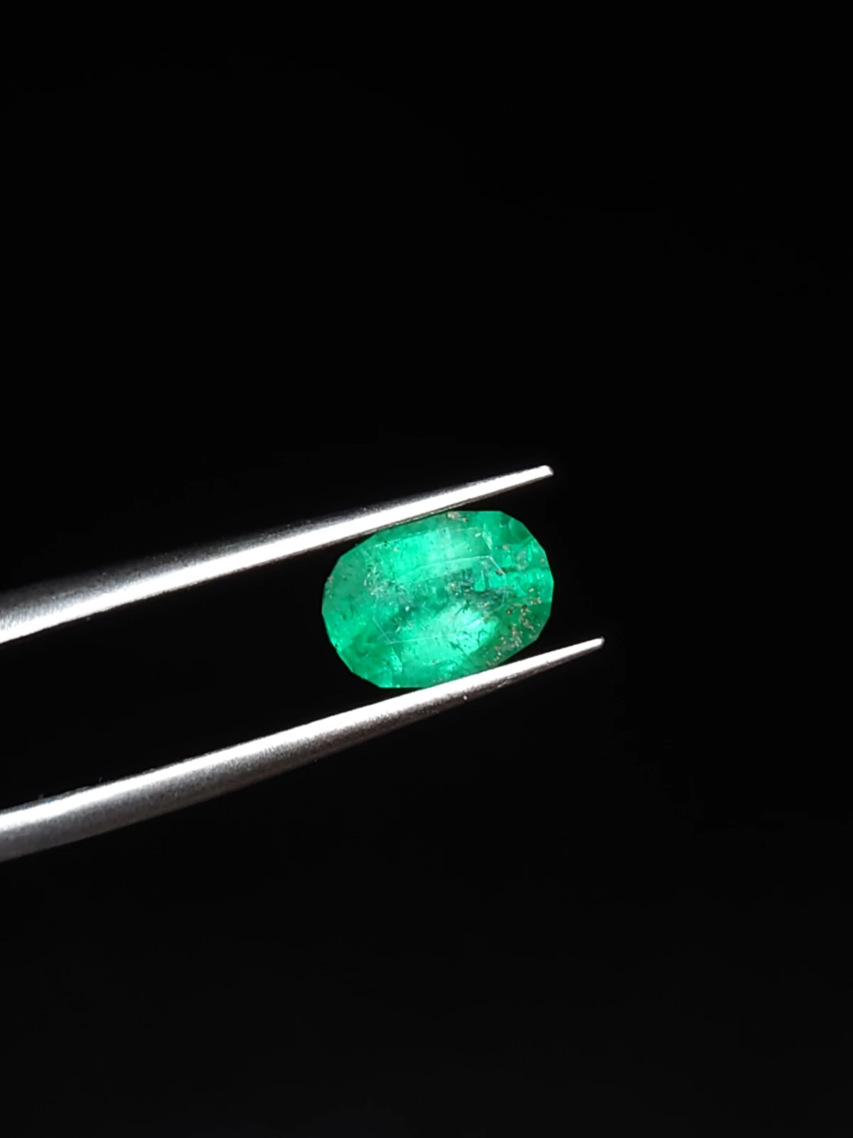 1.36ct Emerald Oval Cut Faceted Loose Gemstone From Panjshir — view 3