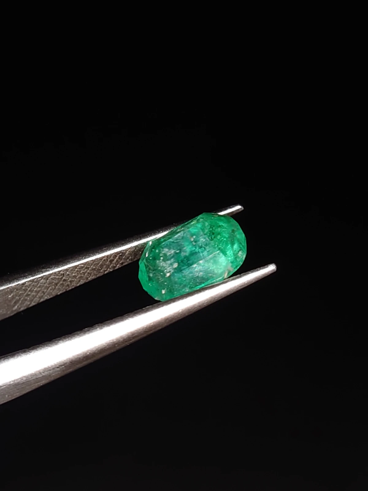 1.36ct Emerald Oval Cut Faceted Loose Gemstone From Panjshir — view 5