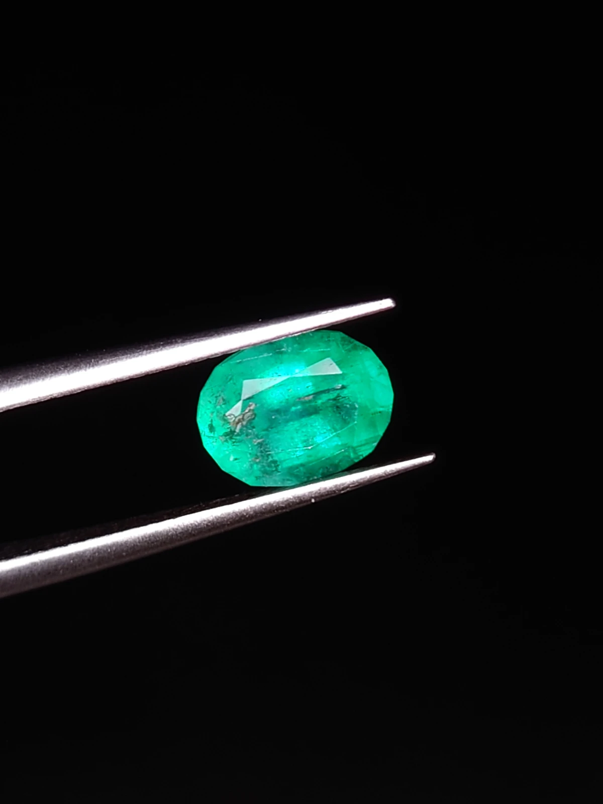 1.29ct Emerald Oval Cut Faceted Loose gemstone From Panjshir — view 4