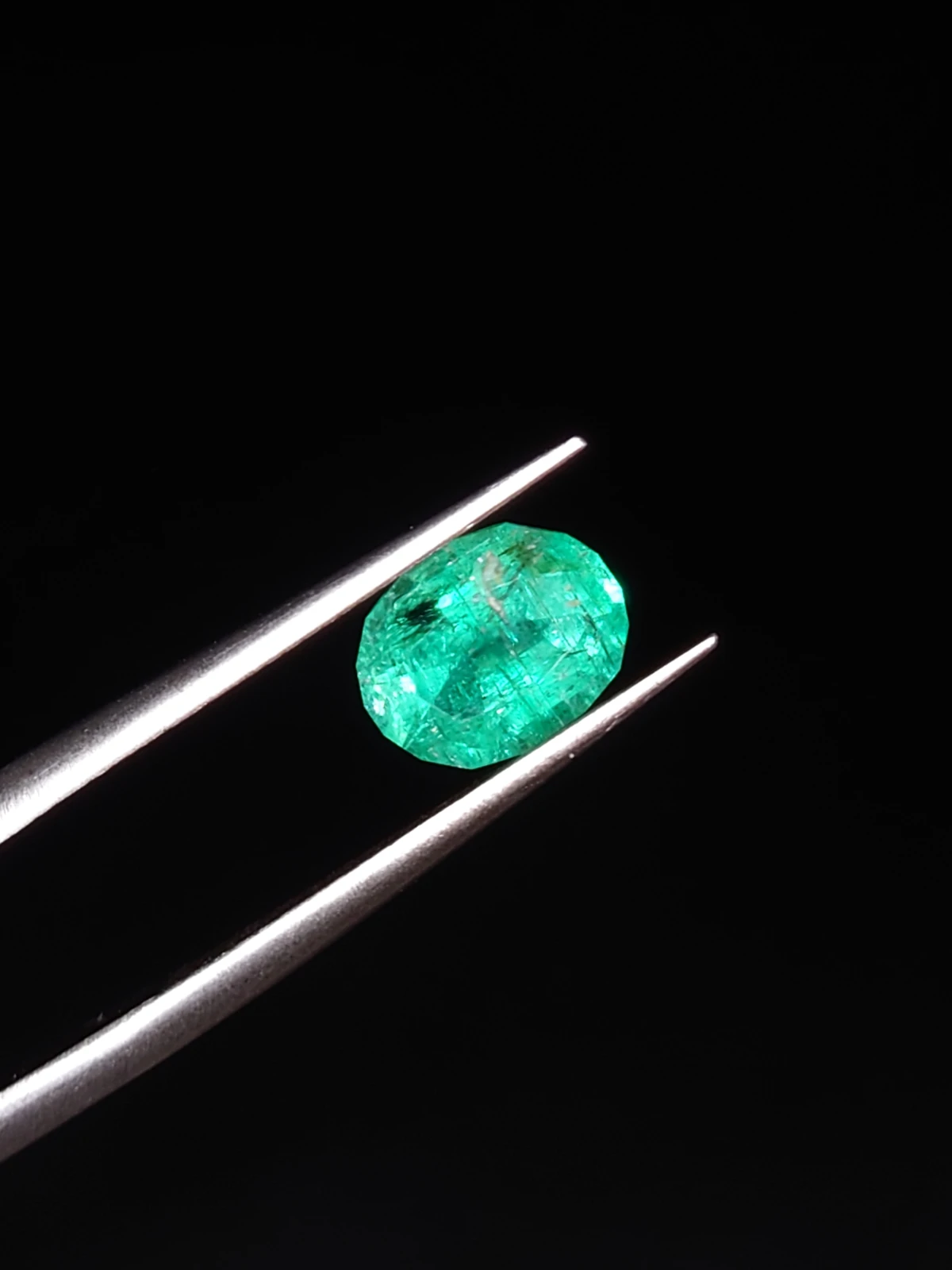 1.30ct Emerald Oval Cut Faceted Loose Gemstone From Panjshir Valley Afghanistan — view 5