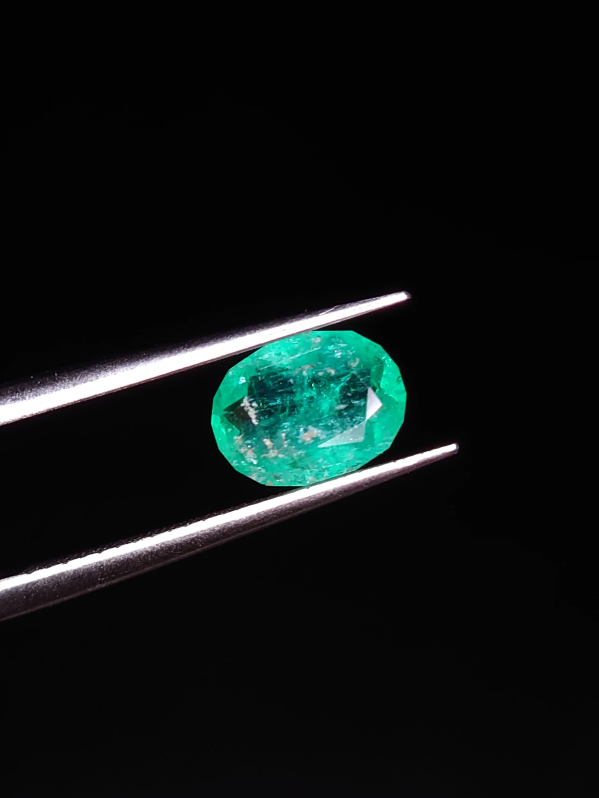 1.17ct Emerald Oval Cut Faceted Loose Gemstone From Panjshir Valley Afghanistan — view 5