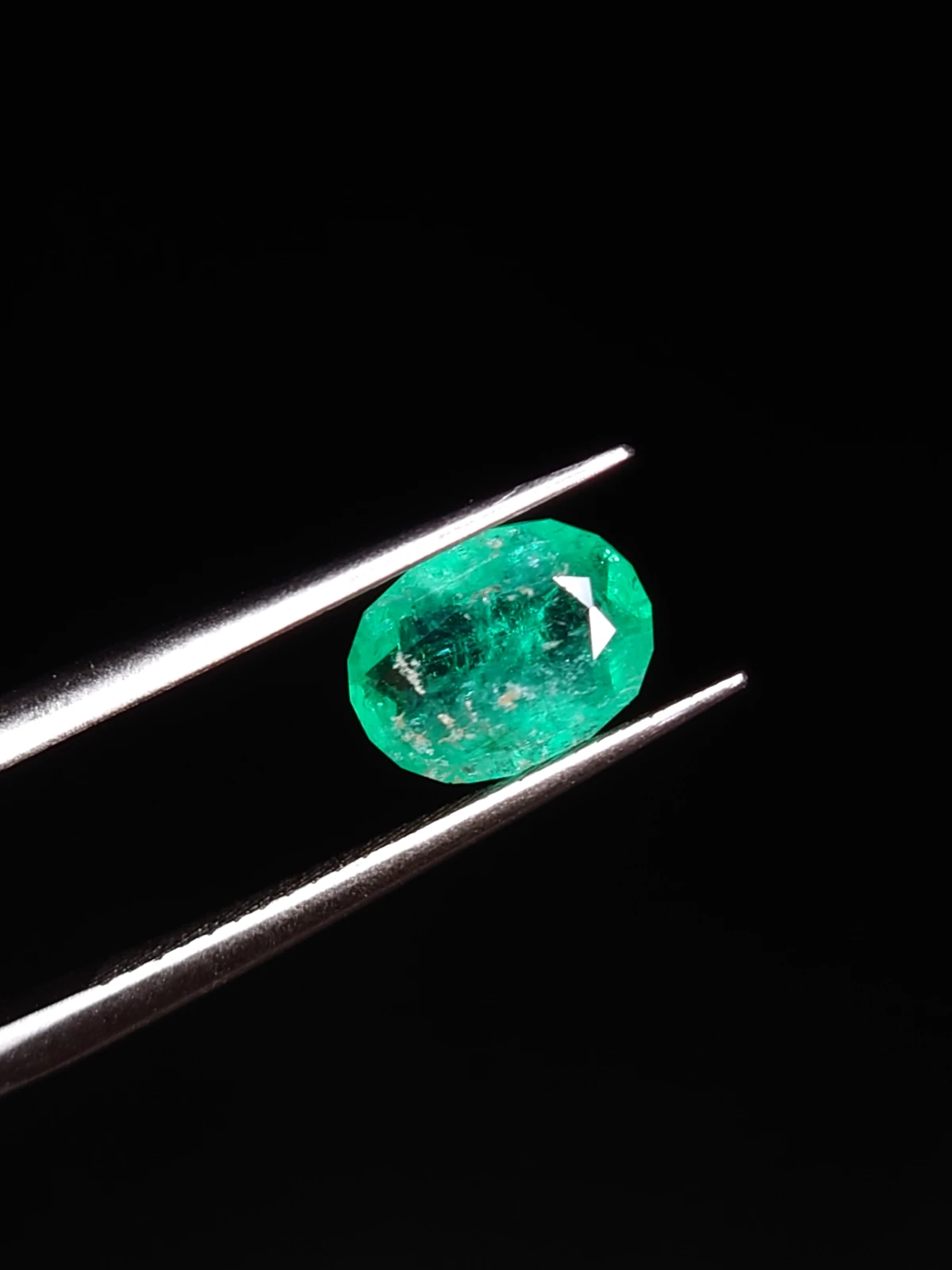 1.17ct Emerald Oval Cut Faceted Loose Gemstone From Panjshir Valley Afghanistan — view 6