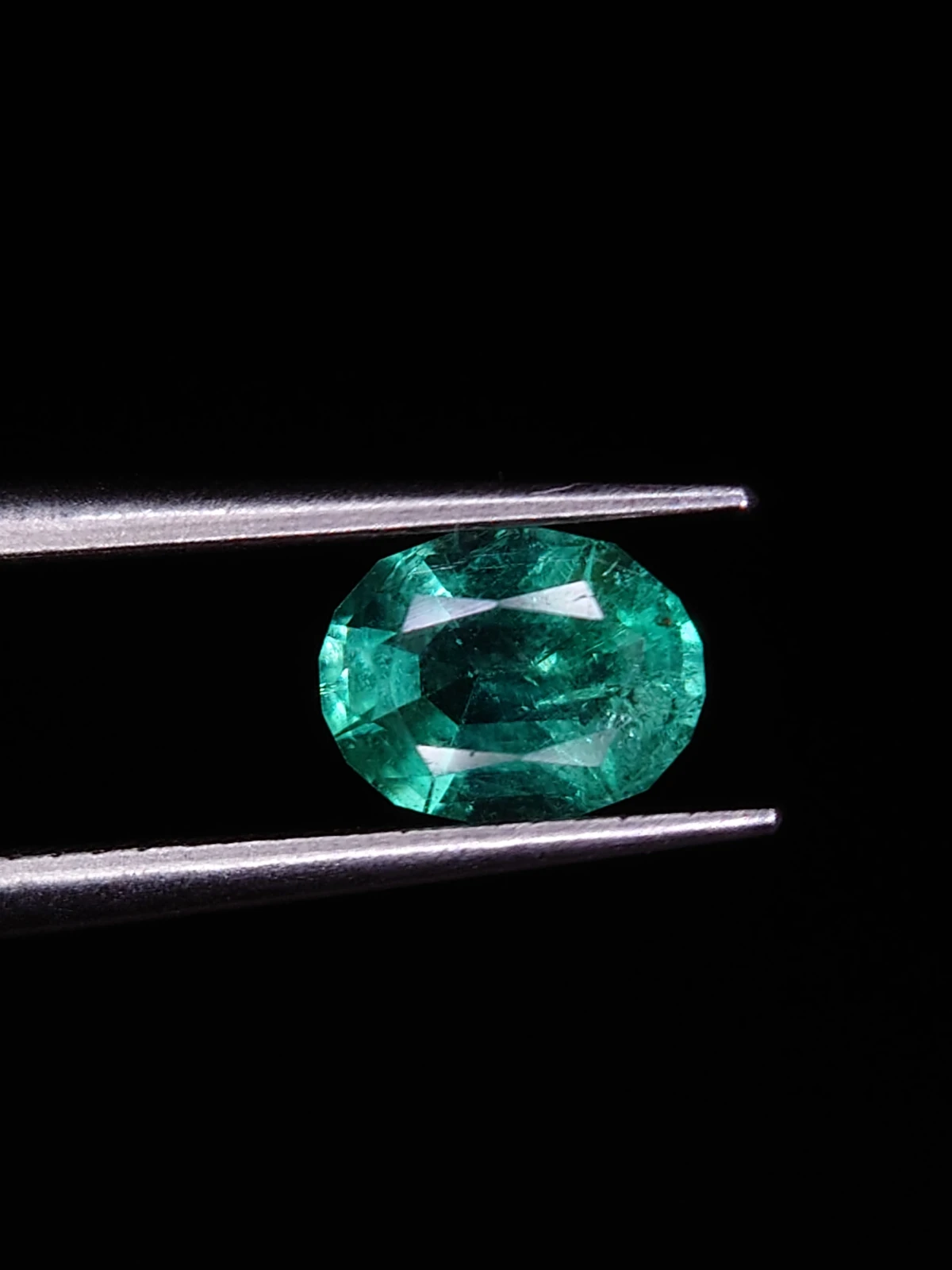 0.54ct Emerald Oval Cut Faceted Loose Gemstone From Panjshir Valley Afghanistan — view 5