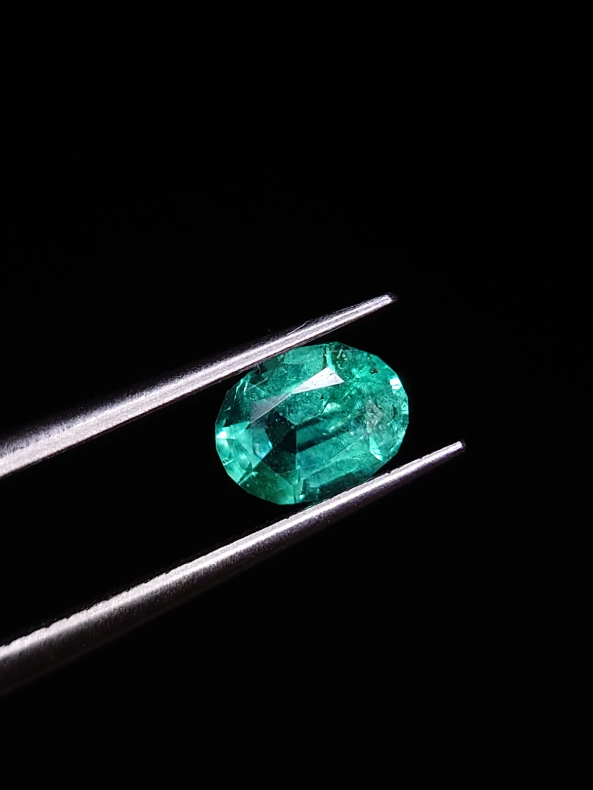 0.54ct Emerald Oval Cut Faceted Loose Gemstone From Panjshir Valley Afghanistan — view 4