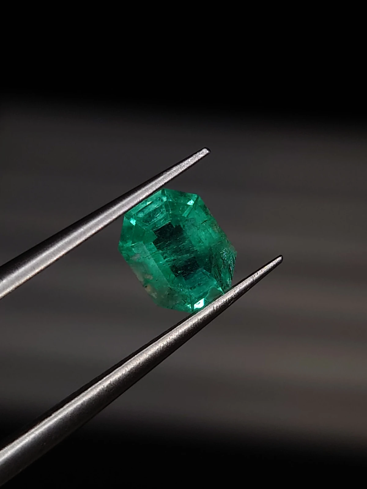 0.90ct Emerald Octagon Cut Faceted Loose Gemstone From Panjshir Valley Afghanistan — view 7