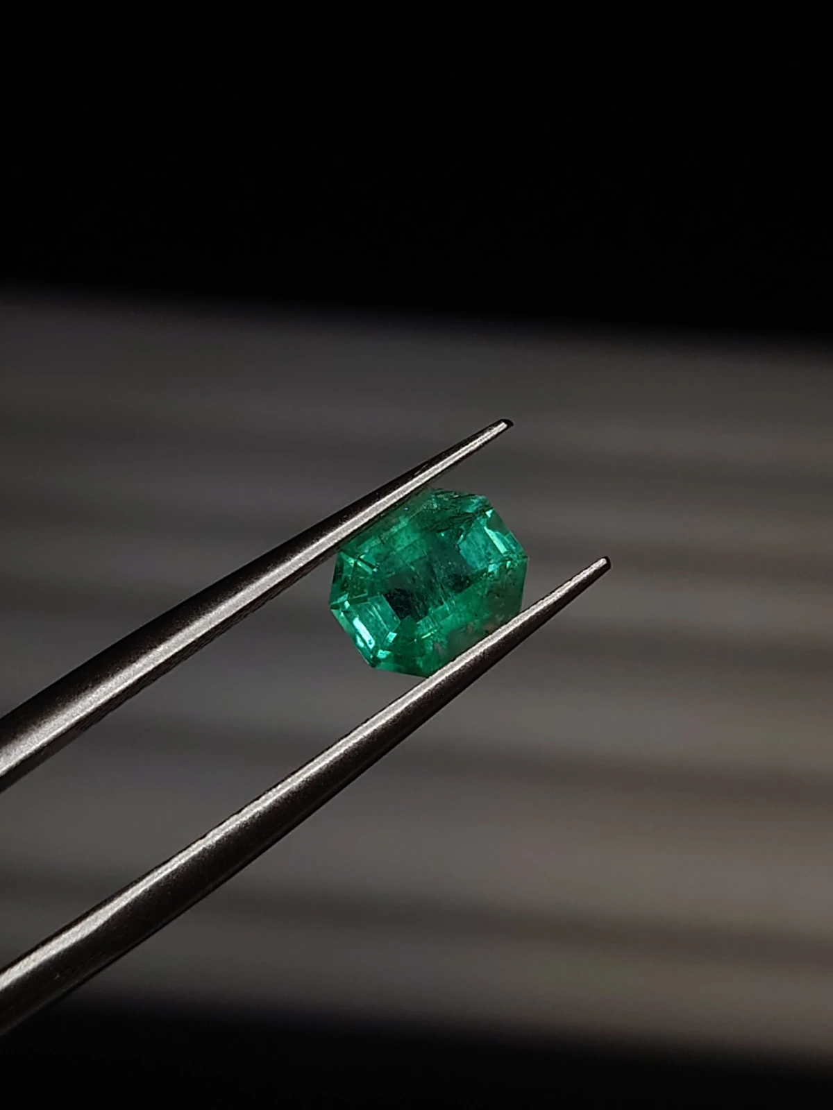 0.90ct Emerald Octagon Cut Faceted Loose Gemstone From Panjshir Valley Afghanistan — view 6