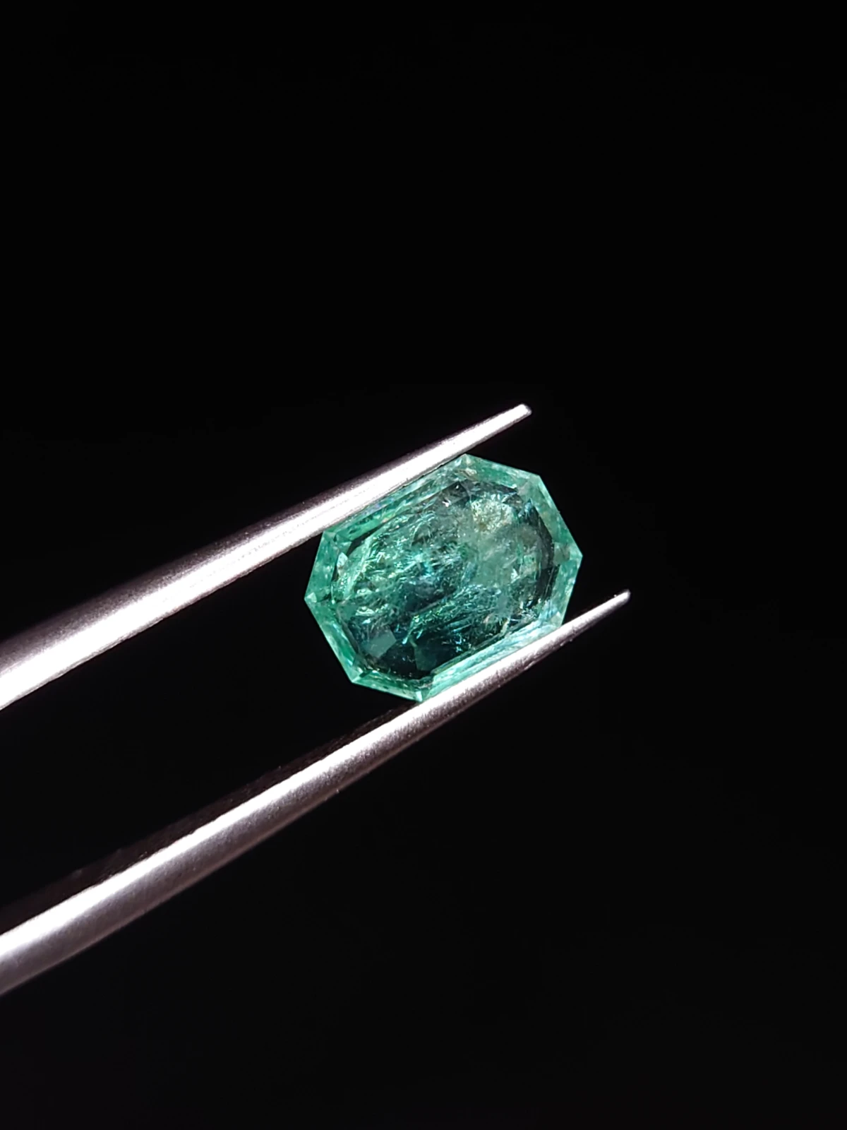 1.34ct Emerald Faceted Loose Gemstone From Panjshir Valley Afghanistan — view 2