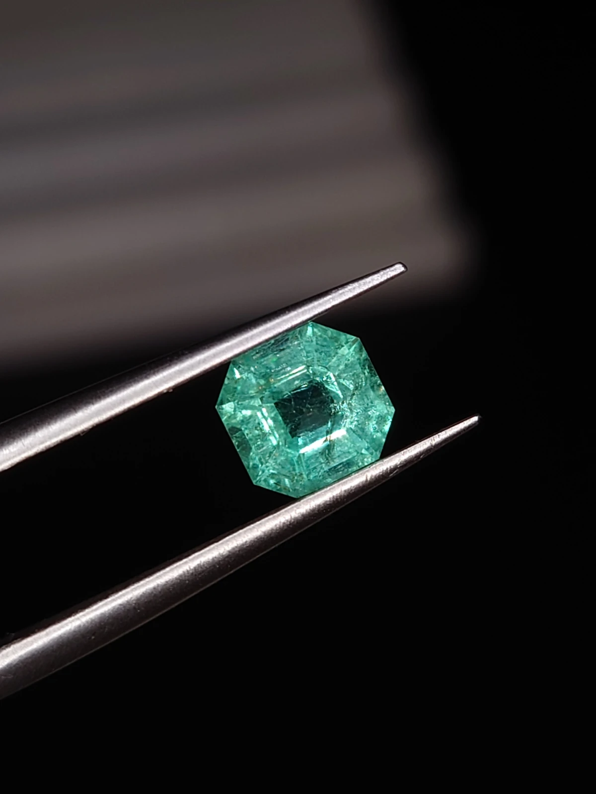 0.80ct Emerald Square Cut Faceted Loose Gemstone From Panjshir Valley Afghanistan — view 1