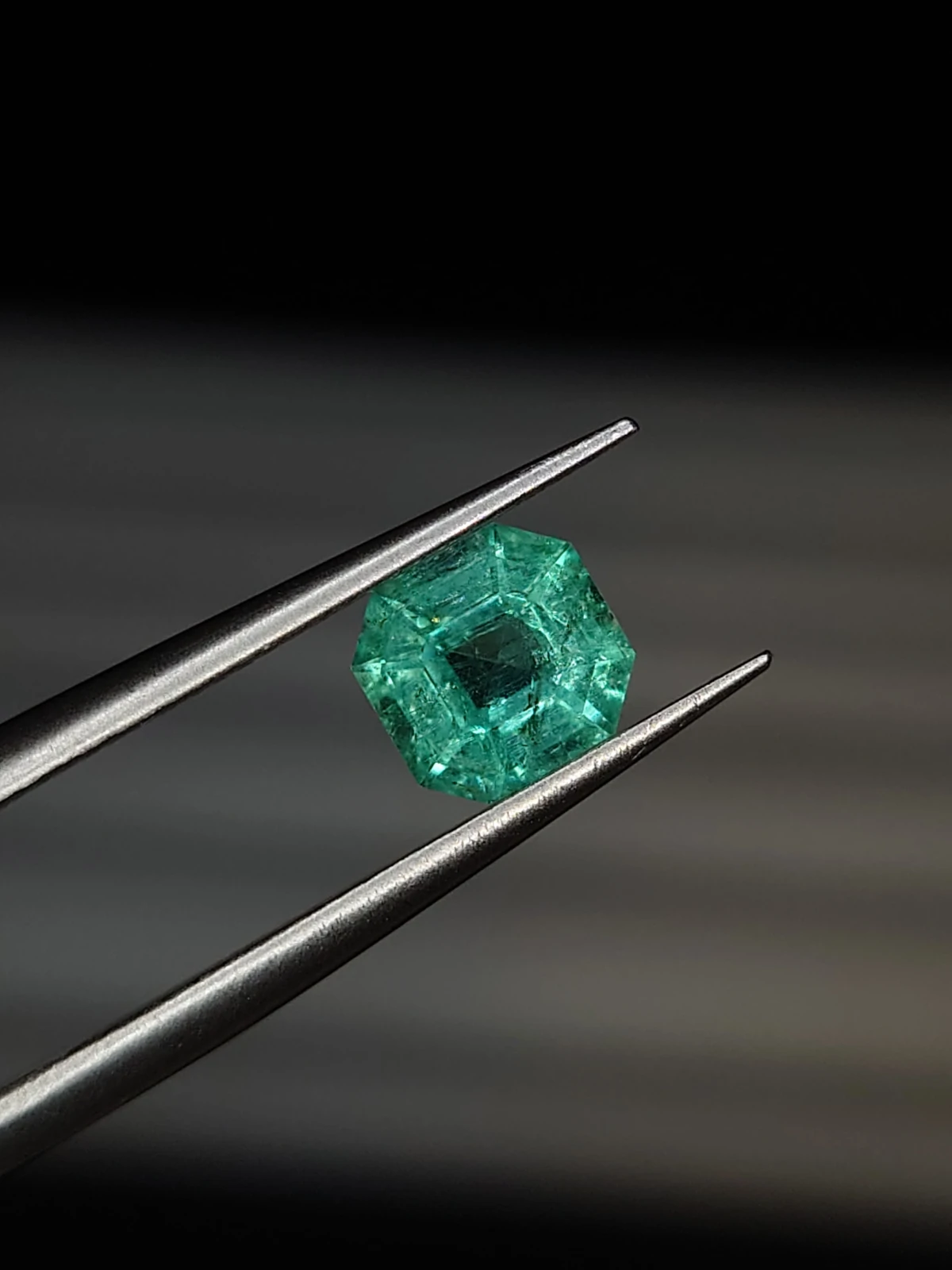 0.80ct Emerald Square Cut Faceted Loose Gemstone From Panjshir Valley Afghanistan — view 4
