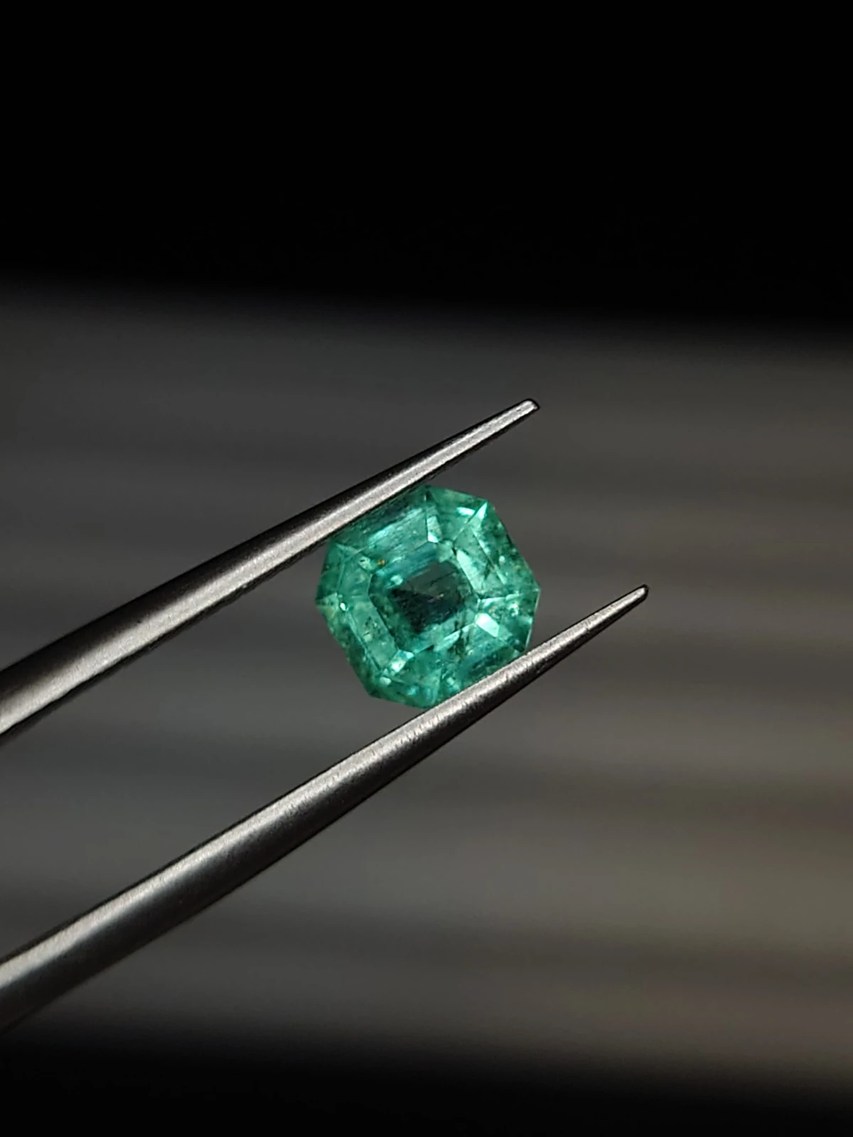 0.80ct Emerald Square Cut Faceted Loose Gemstone From Panjshir Valley Afghanistan — view 3