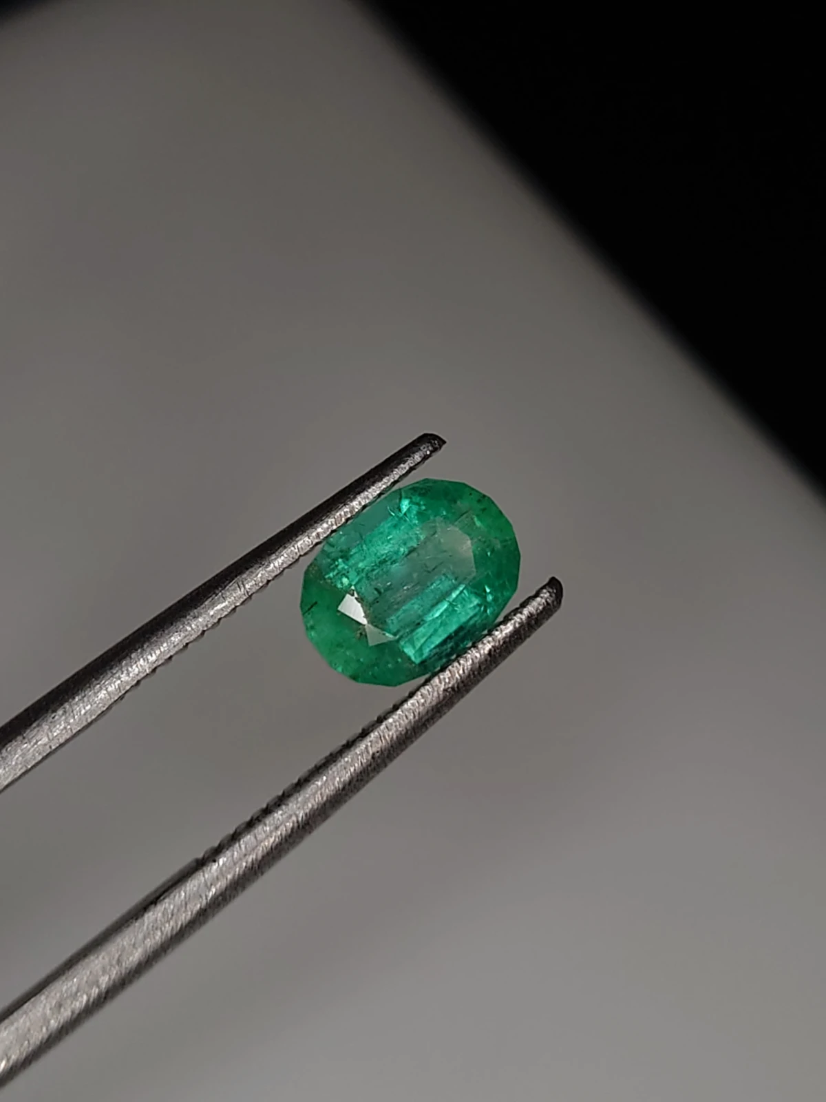 0.91ct Emerald Oval Cut Faceted Loose Gemstone From Panjshir Valley Afghanistan — view 4