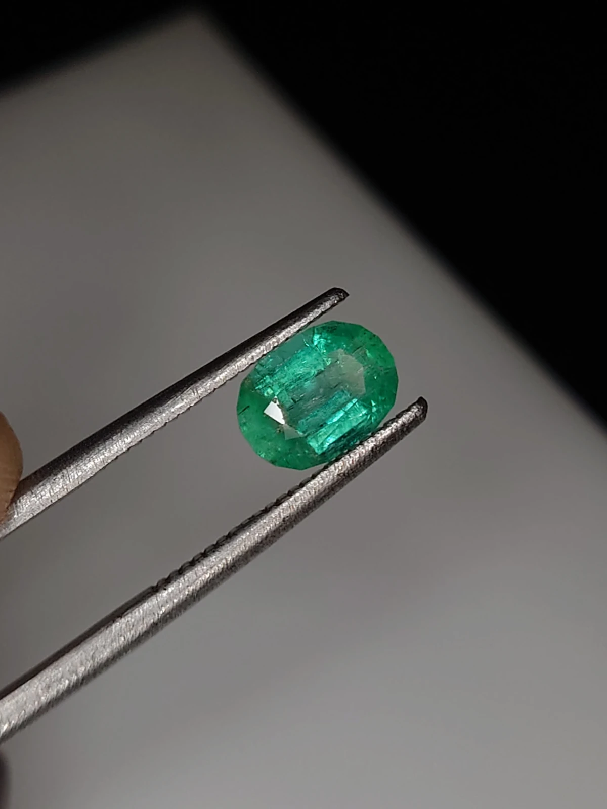 0.91ct Emerald Oval Cut Faceted Loose Gemstone From Panjshir Valley Afghanistan — view 5